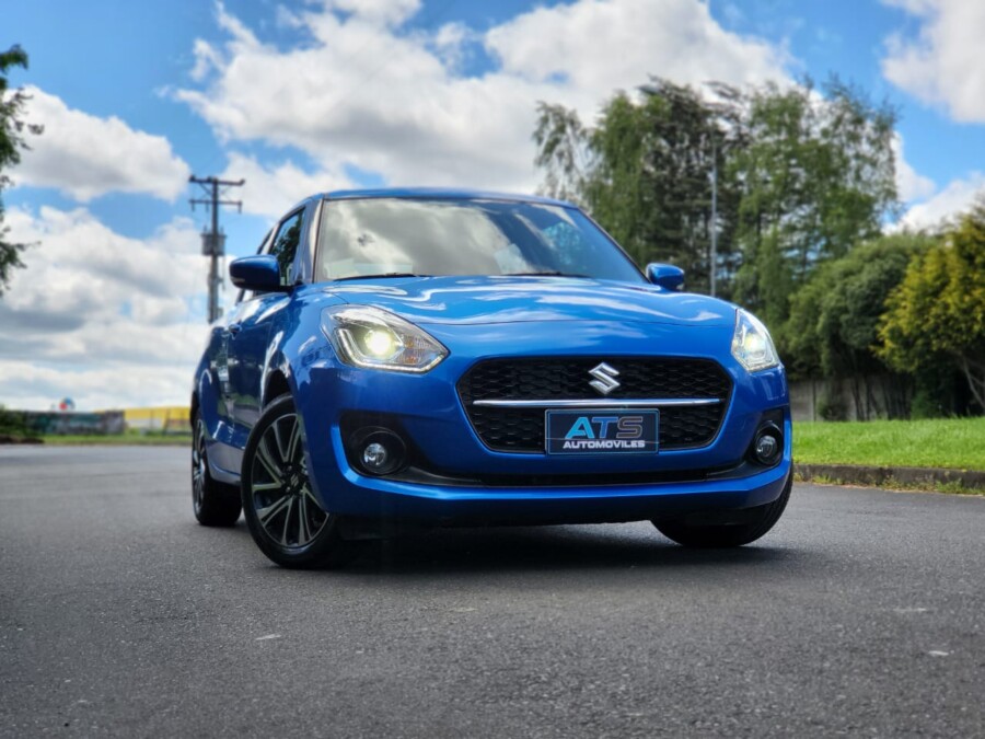 
								SUZUKI SWIFT GLX CVT full									