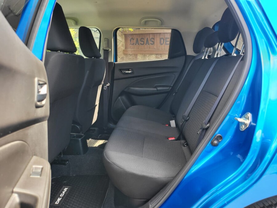 
								SUZUKI SWIFT GLX CVT full									