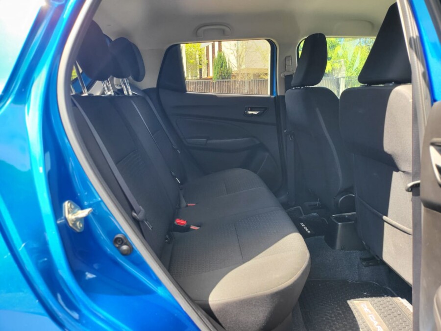 
								SUZUKI SWIFT GLX CVT full									