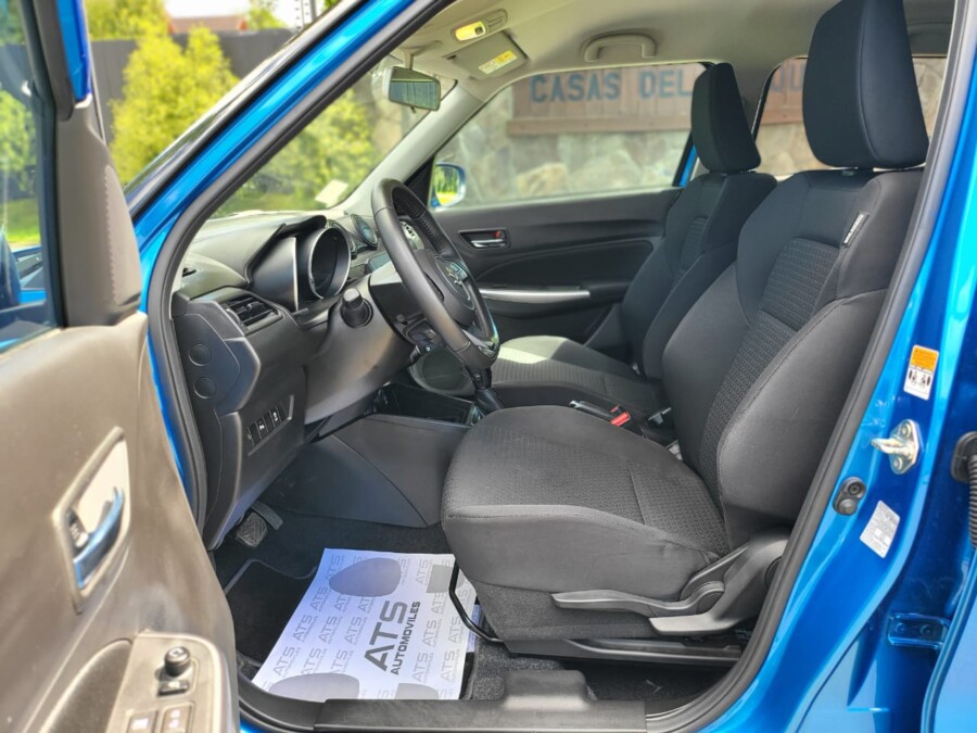 
								SUZUKI SWIFT GLX CVT full									
