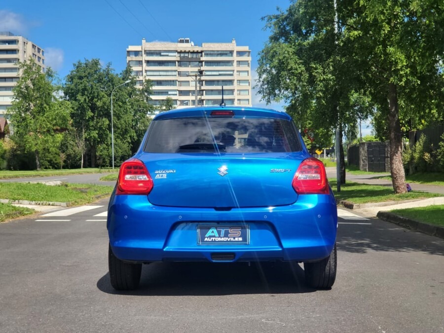 
								SUZUKI SWIFT GLX CVT full									
