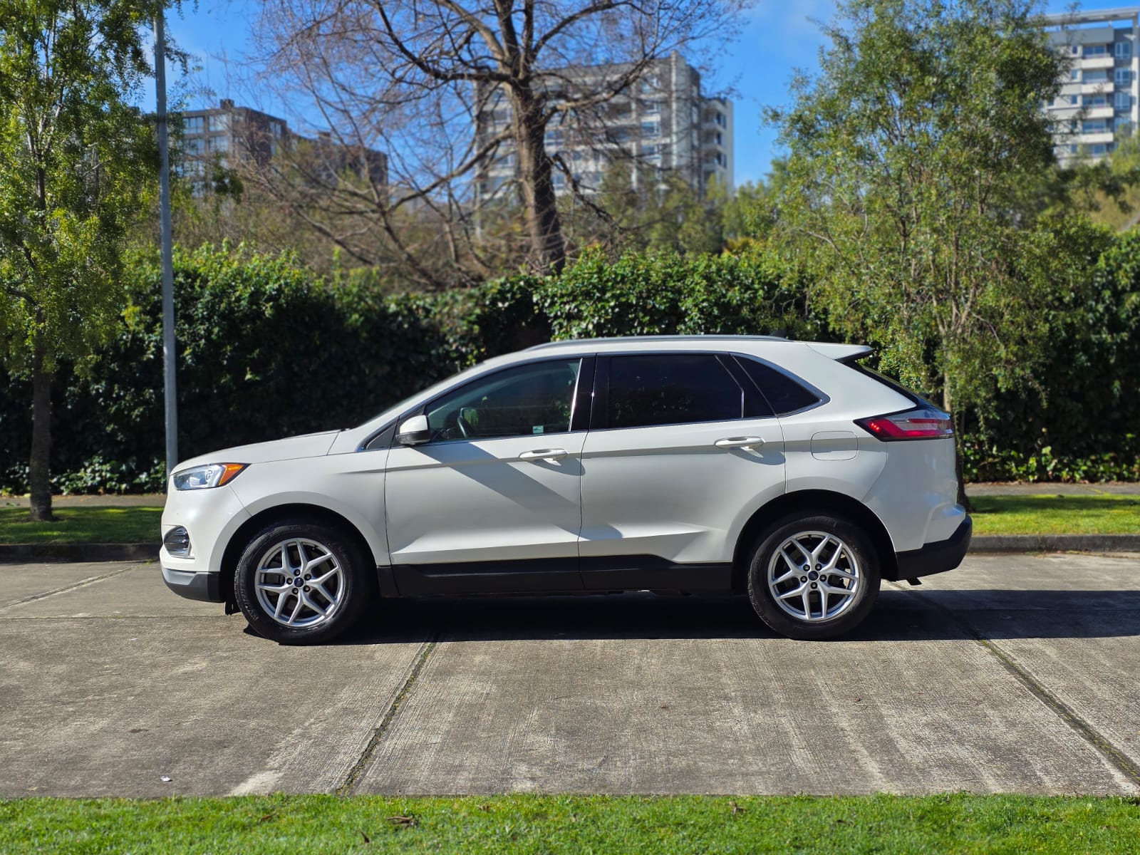 
								Ford Edge full									