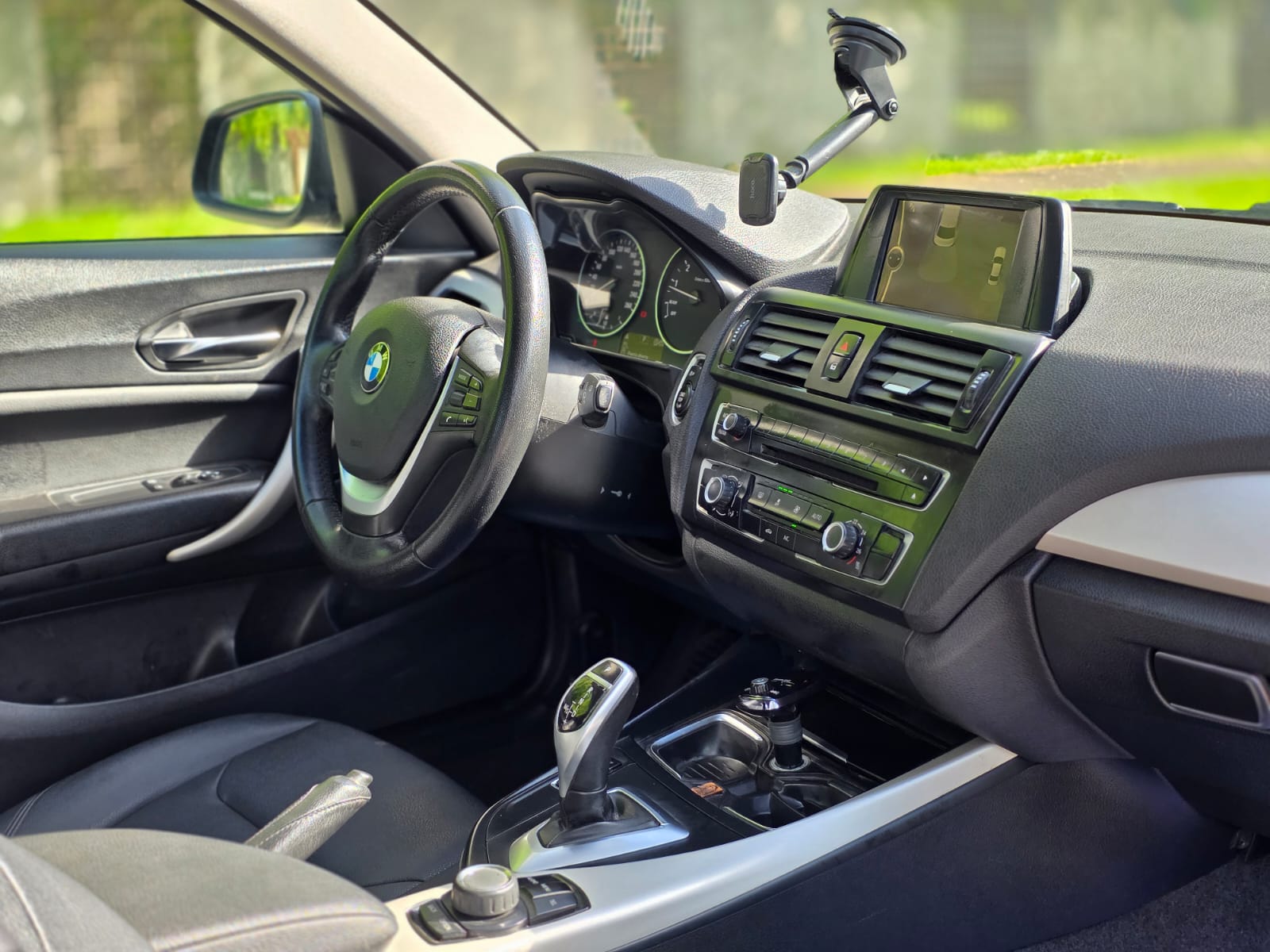 
								BMW 220i Coupe 2.0 AT full									