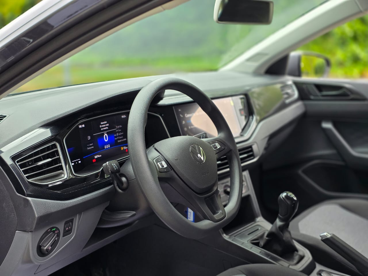 
								Volkswagen New Polo full									