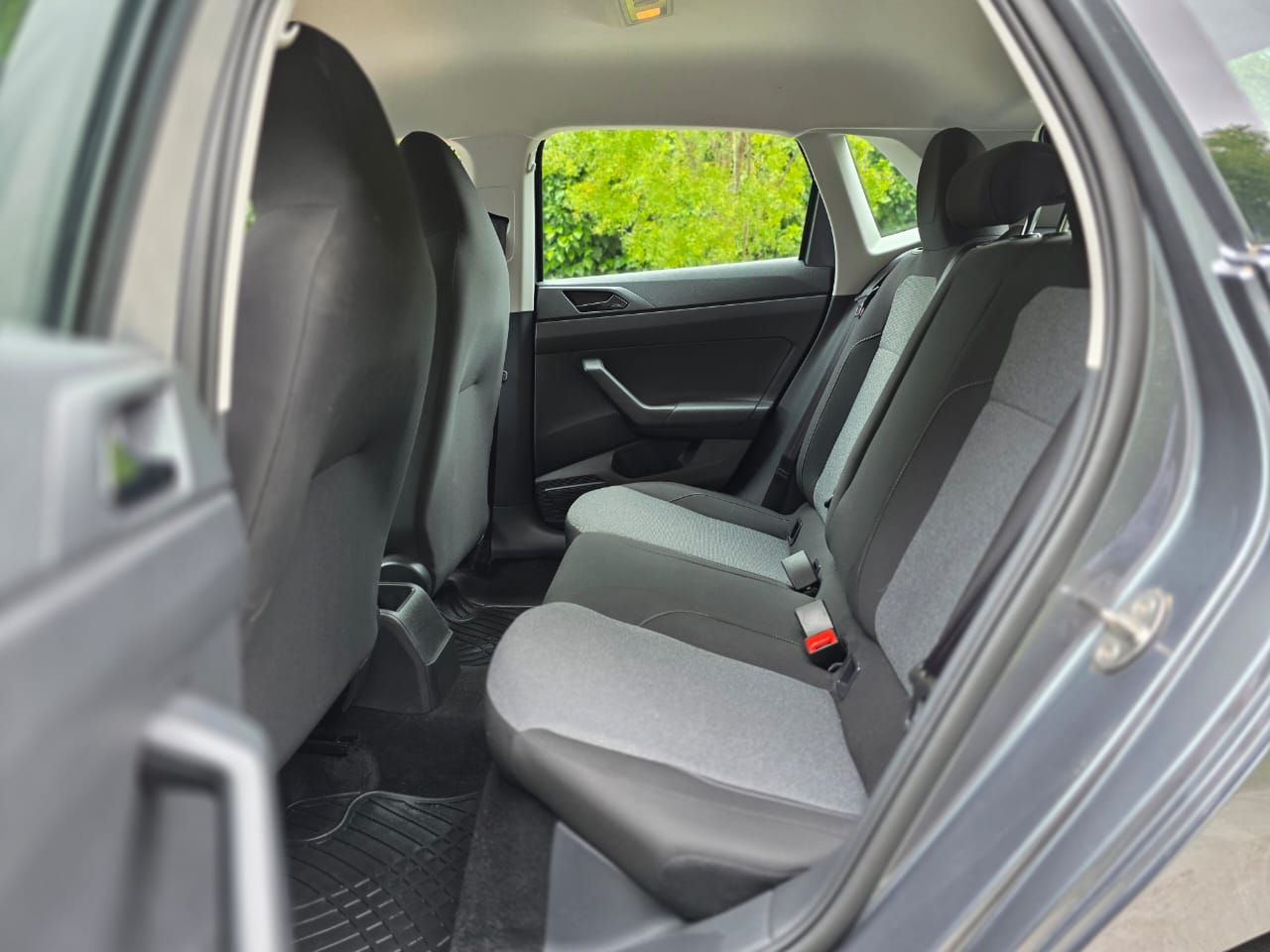 
								Volkswagen New Polo full									