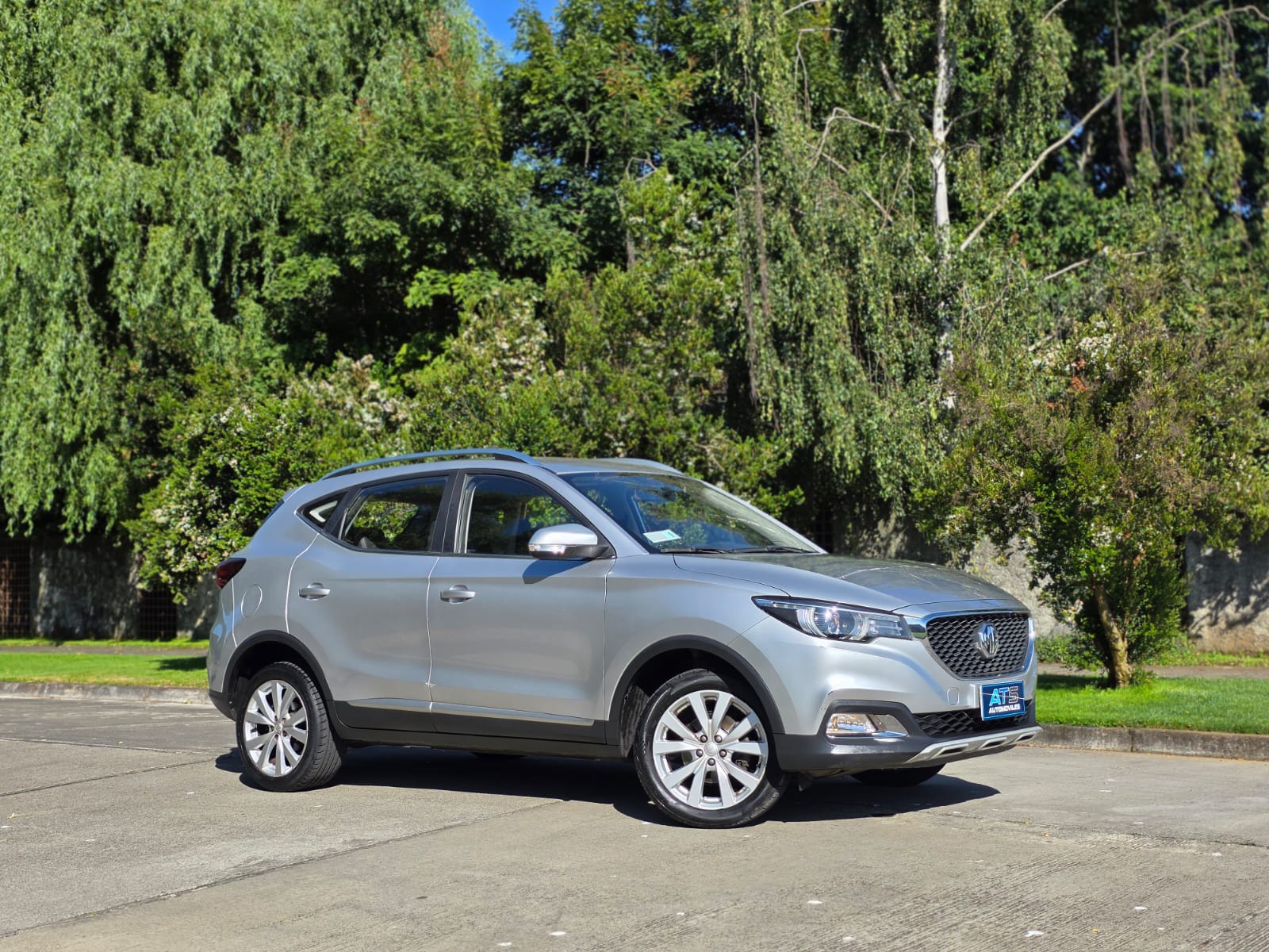 
								MG ZS STD AT full									