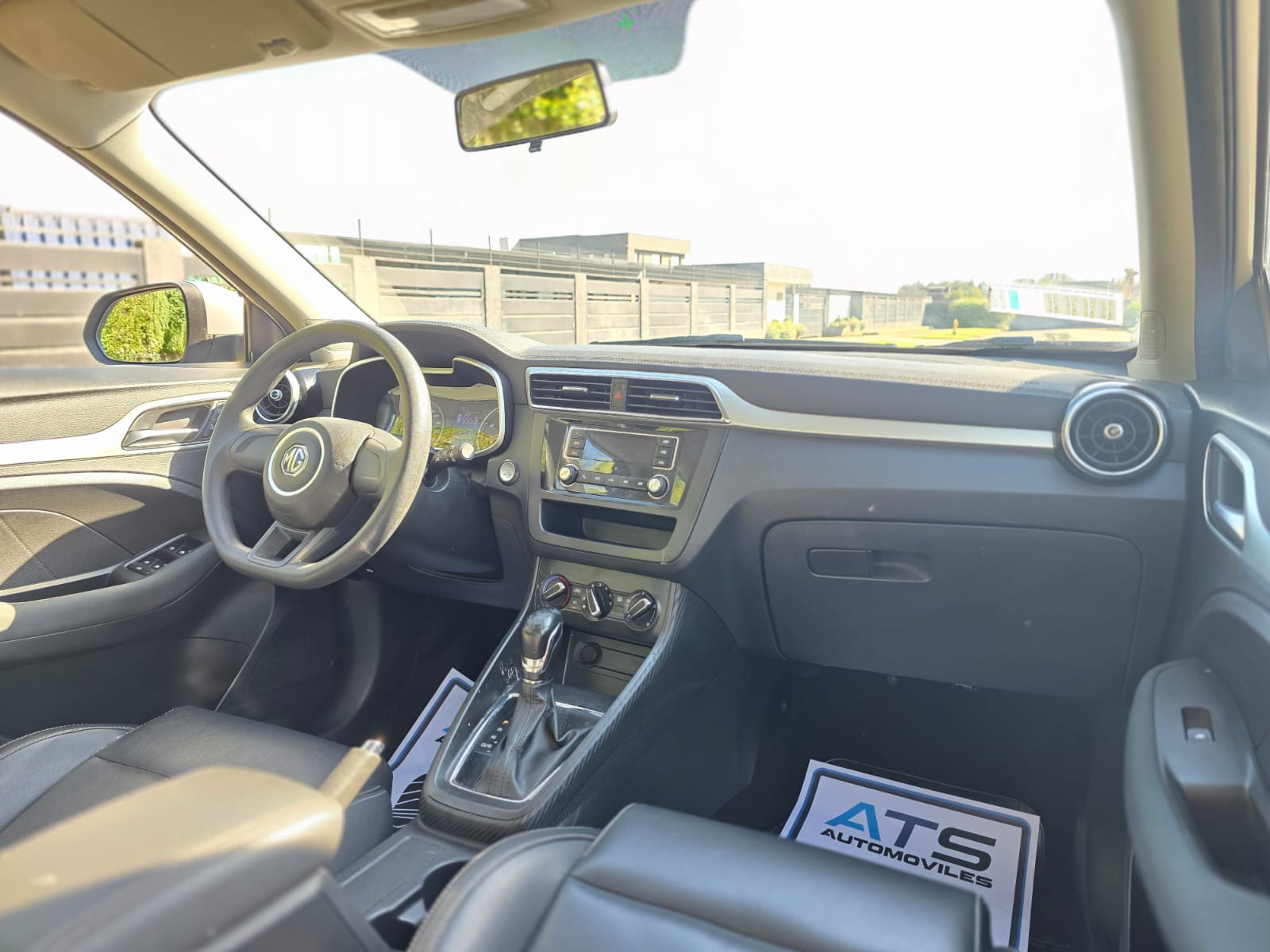 
								MG ZS STD AT full									