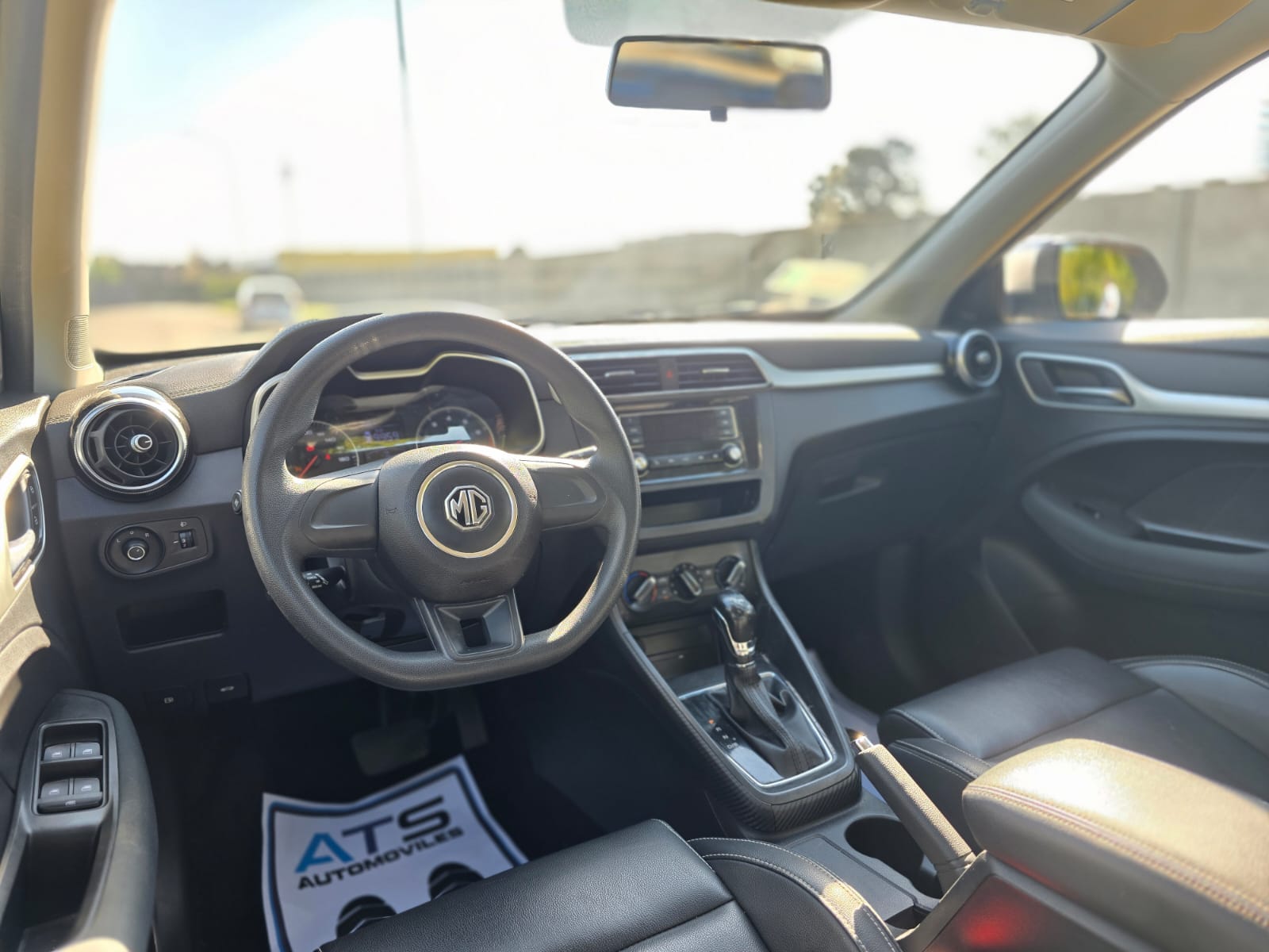 
								MG ZS STD AT full									