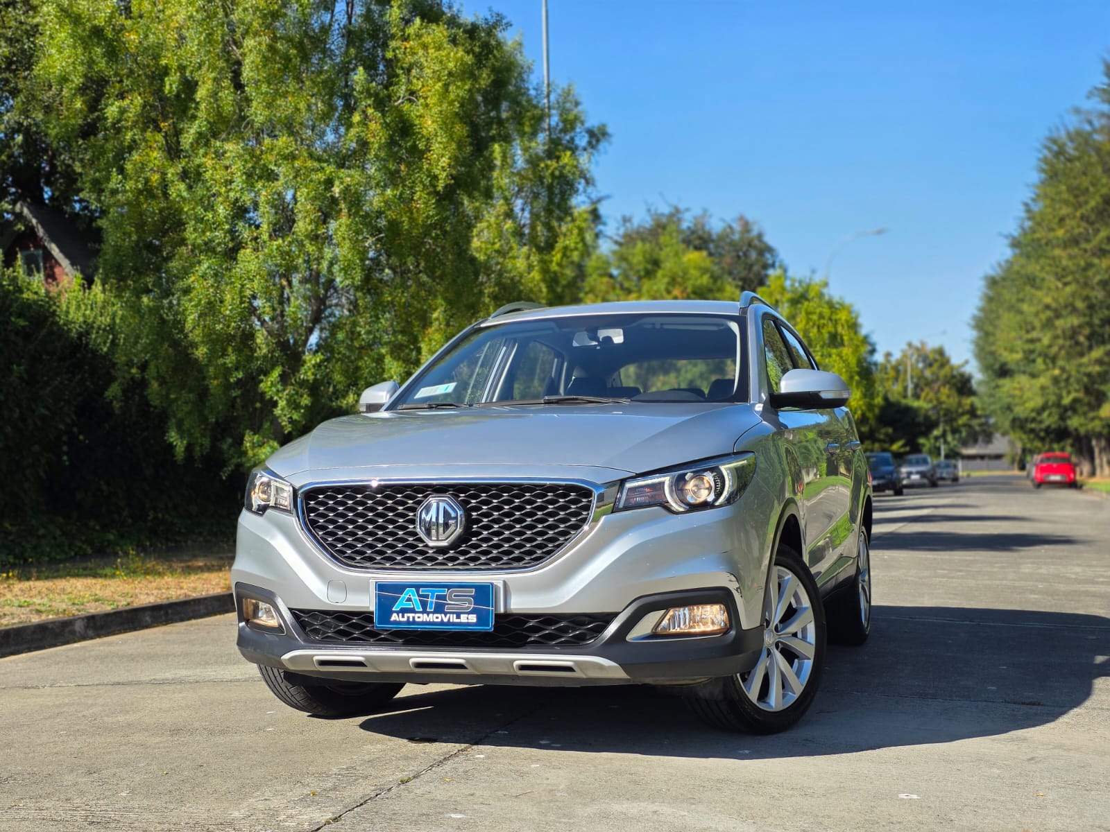 
								MG ZS STD AT full									