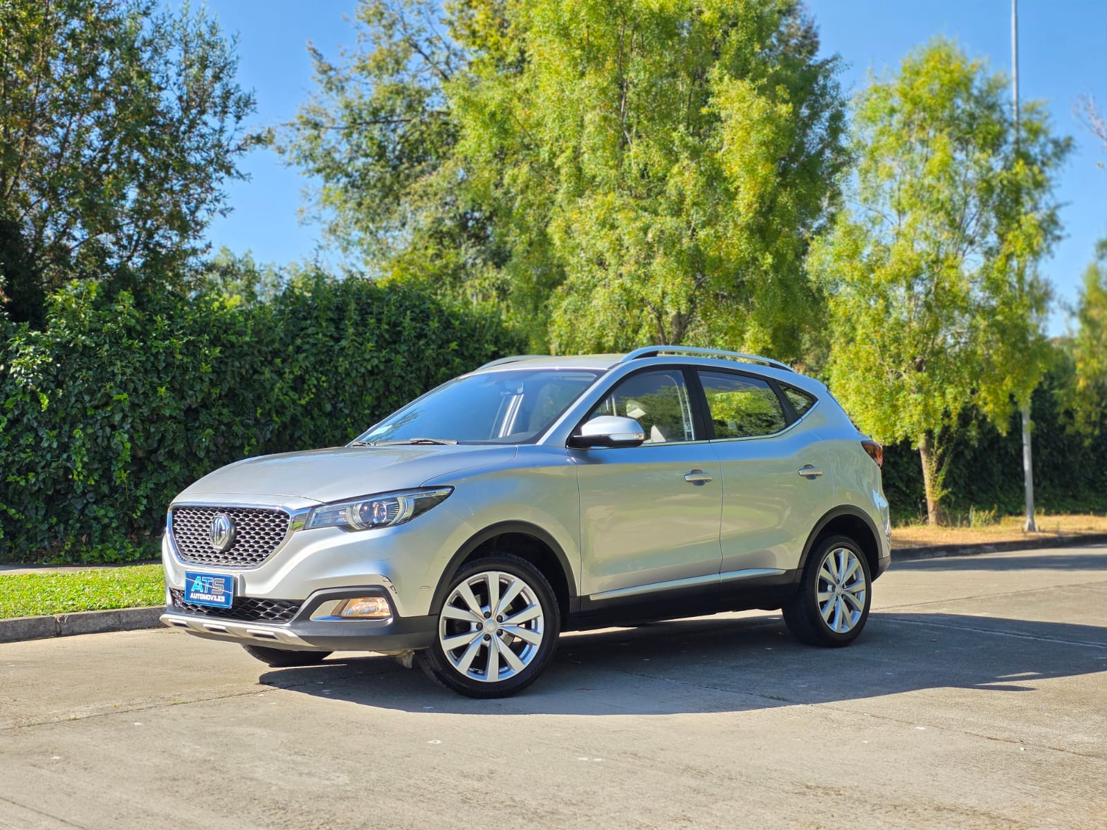 
								MG ZS STD AT full									