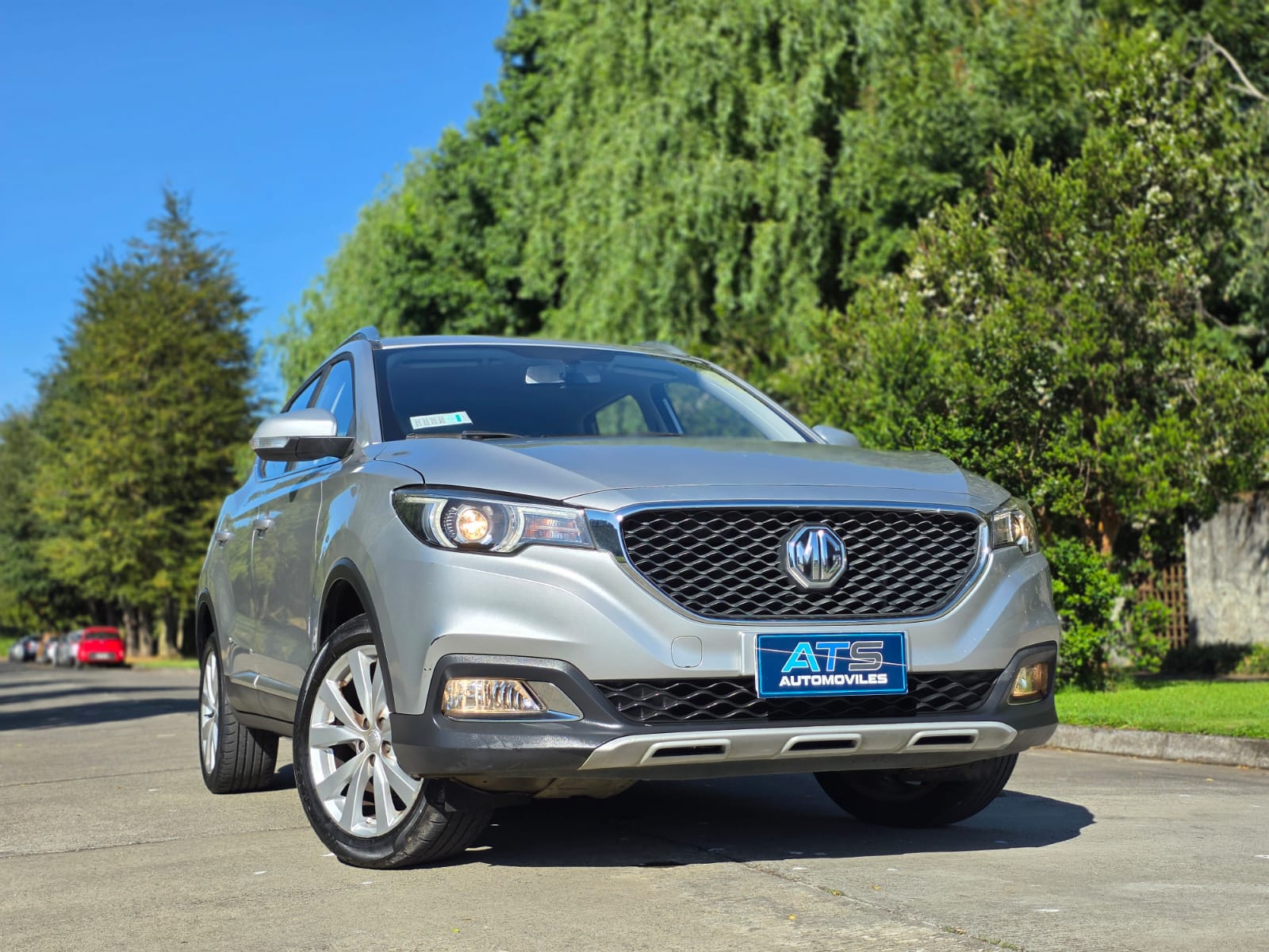 
								MG ZS STD AT full									
