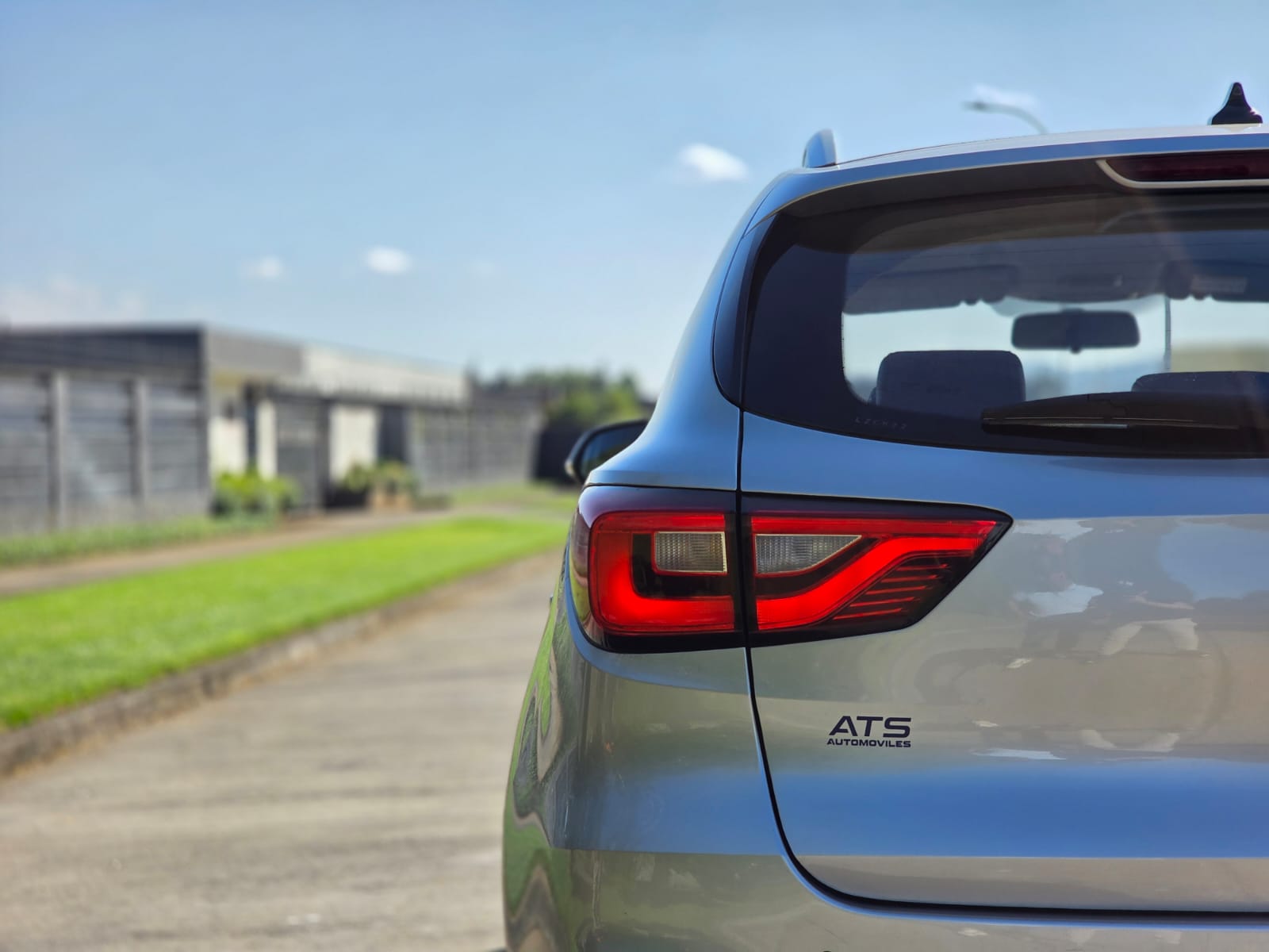
								MG ZS STD AT full									