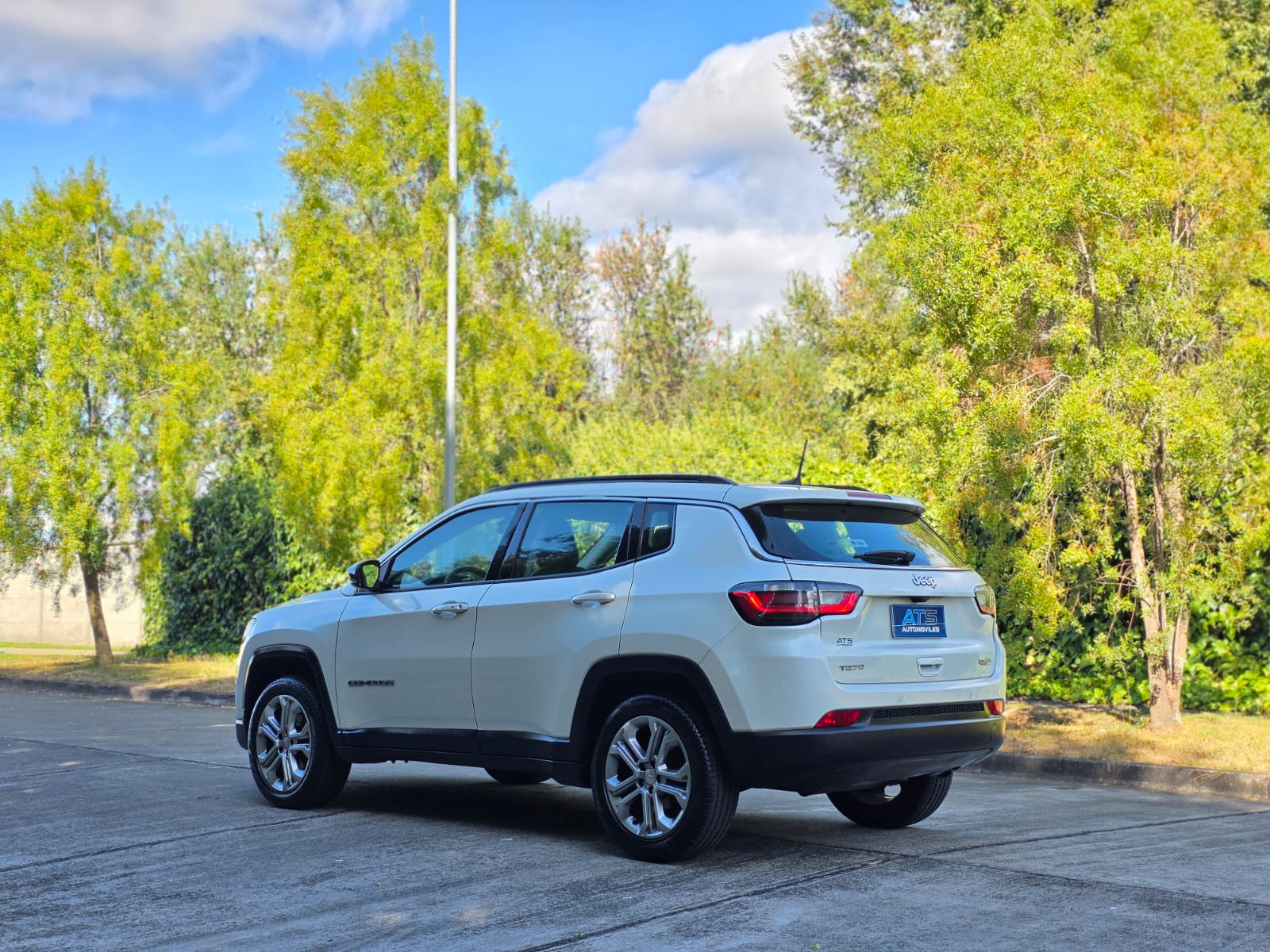 
								Jeep Compass Longitud full									