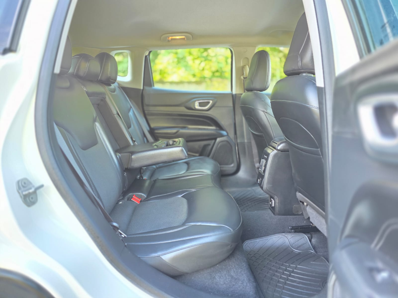 
								Jeep Compass Longitud full									