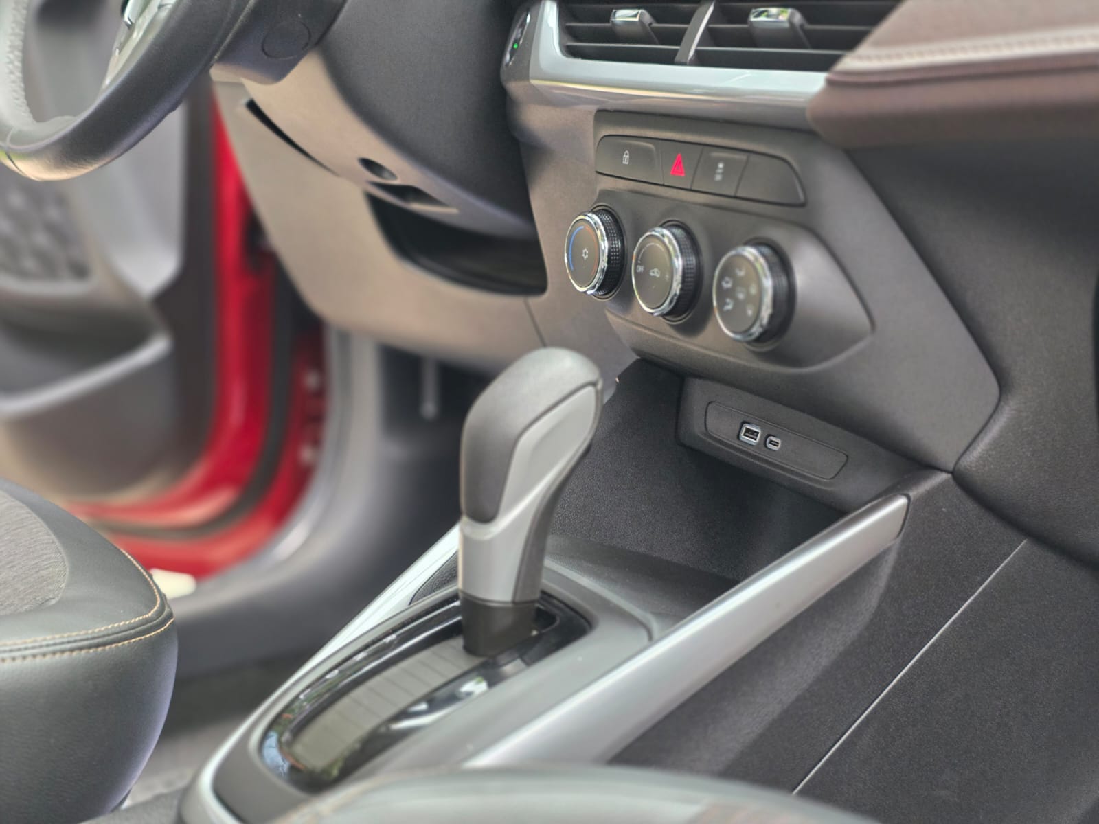 
								Chevrolet Montana LTZ full									