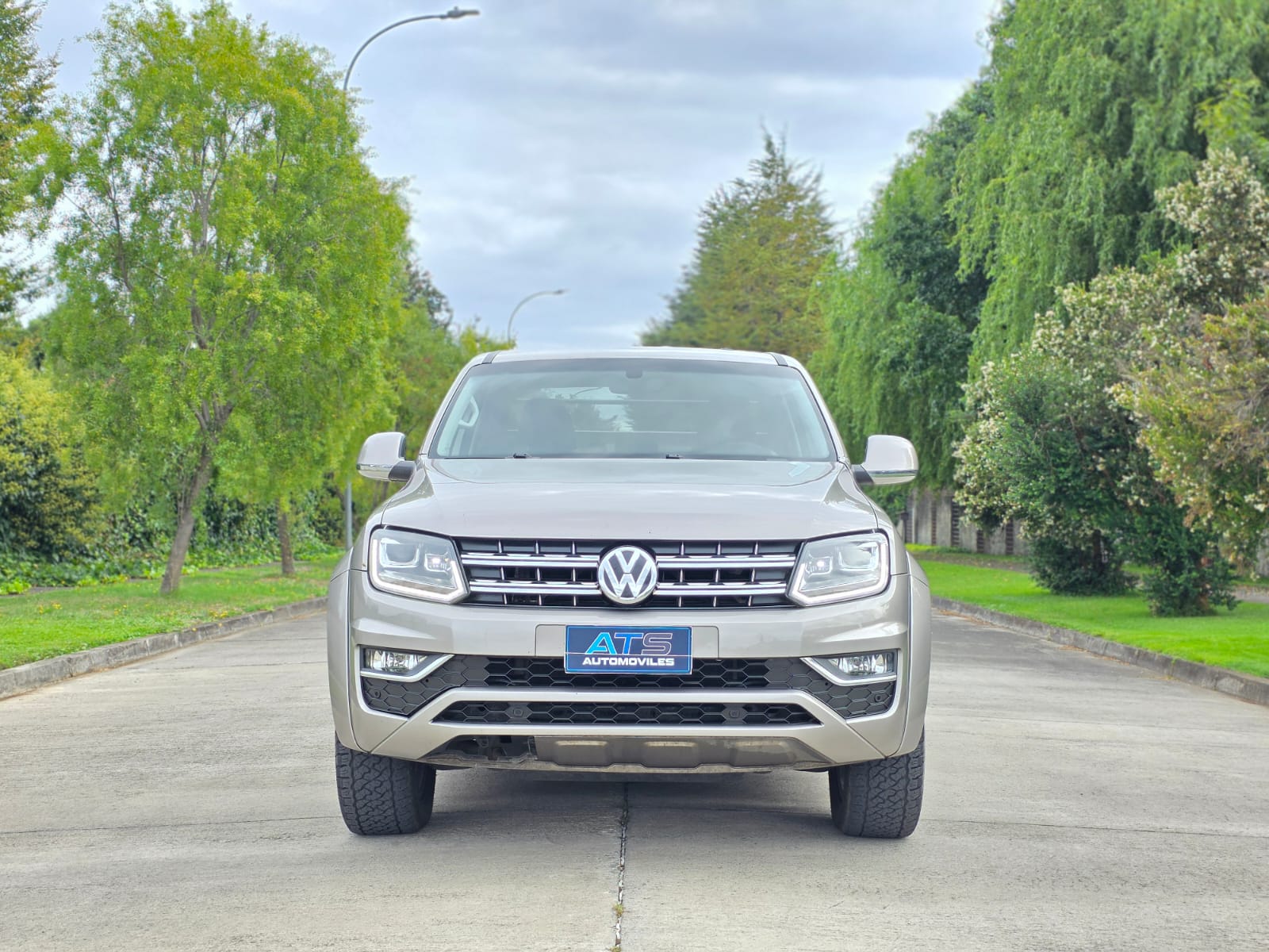 
								Volkswagen Amarok Highline full									