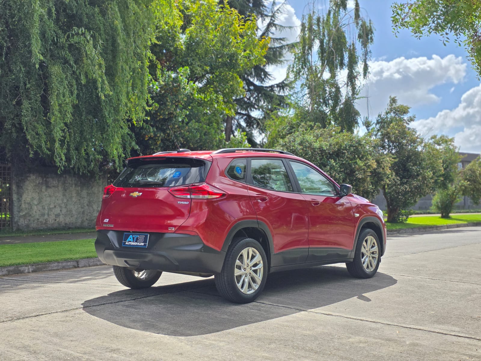 
								Chevrolet Tracker LTZ full									