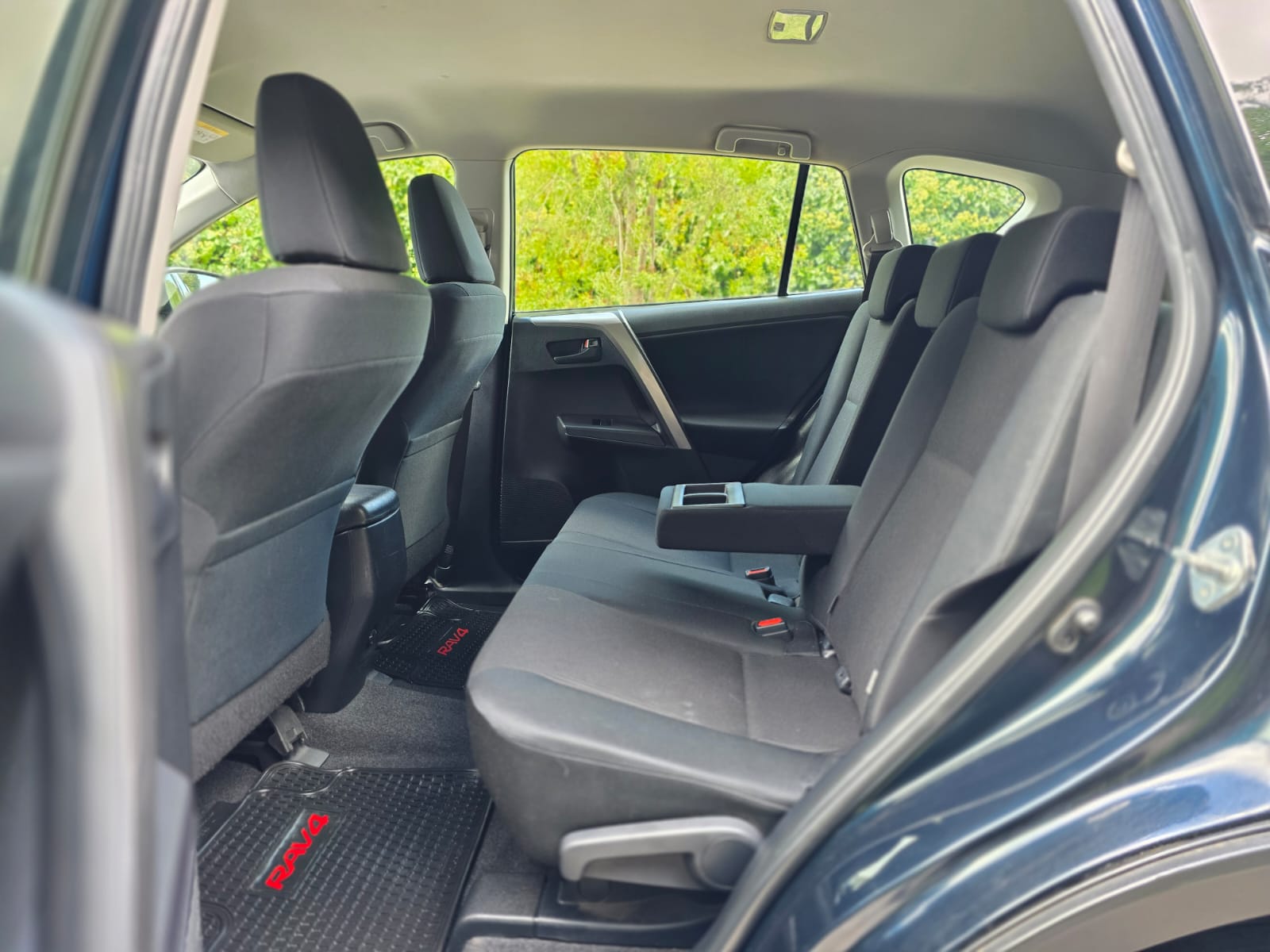 
								Toyota Rav 4 CVT full									