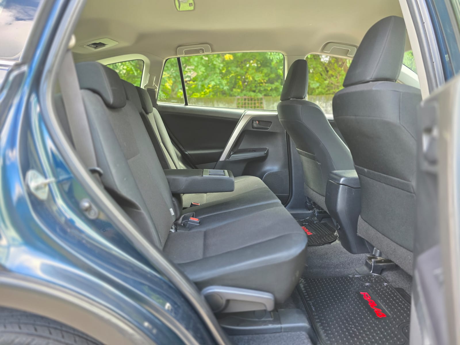 
								Toyota Rav 4 CVT full									