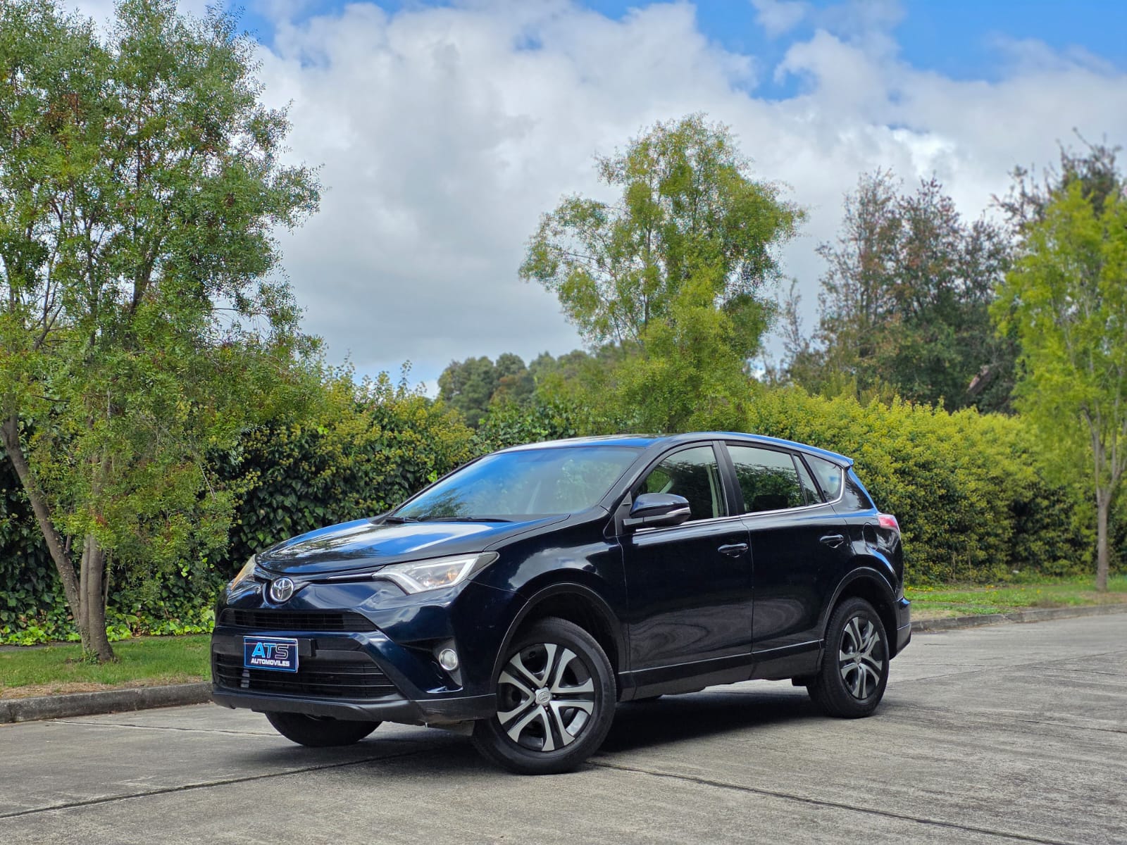 
								Toyota Rav 4 CVT full									