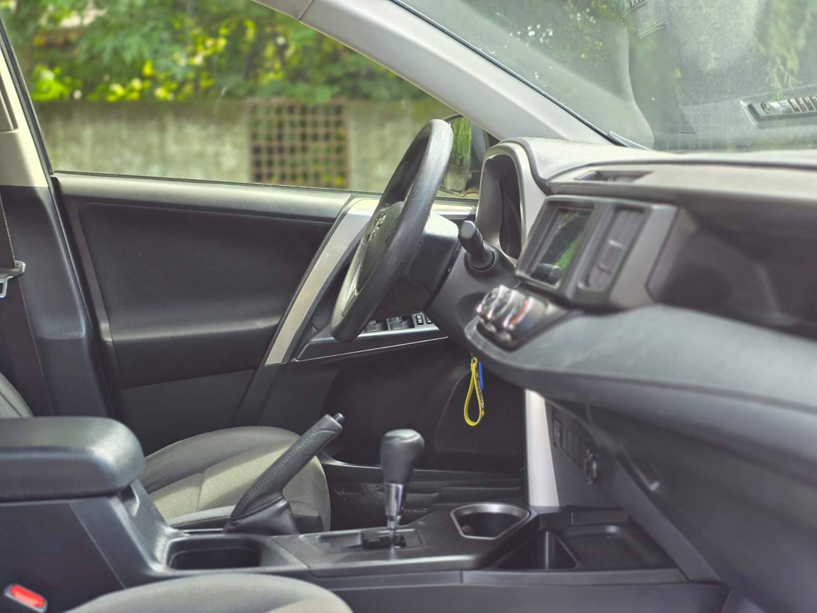 
								Toyota Rav 4 CVT full									