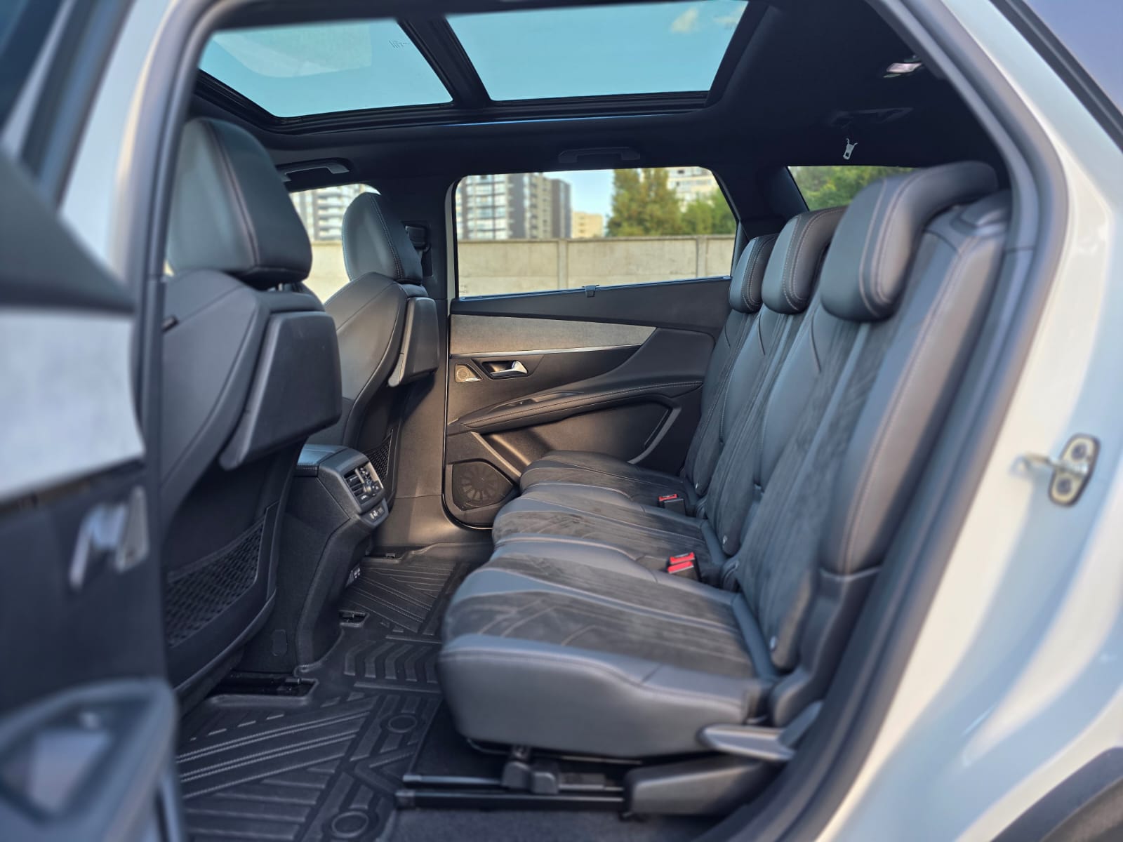 
								Peugeot 5008 GT BLACK PACK full									