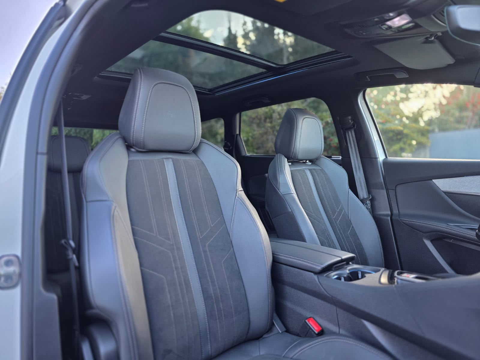 
								Peugeot 5008 GT BLACK PACK full									