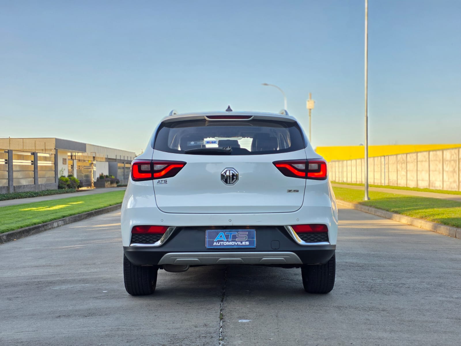 
								MG ZS AT COM full									
