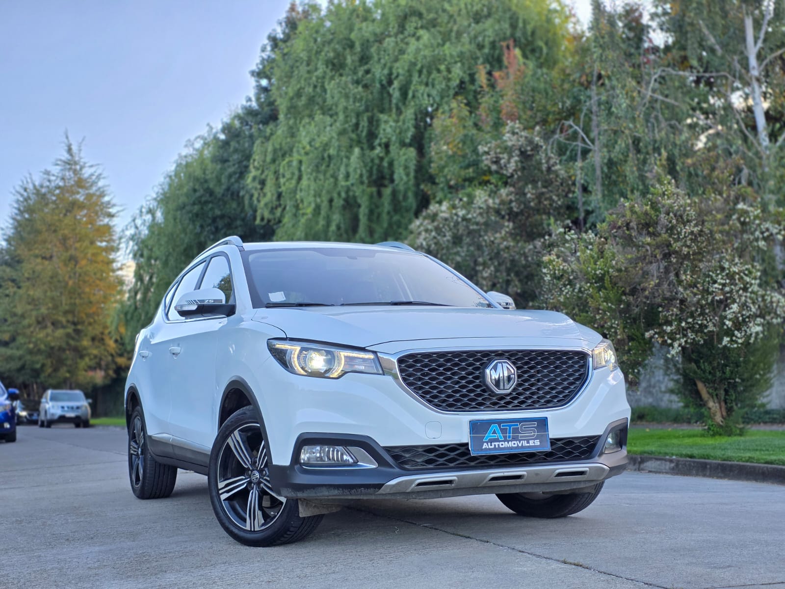 
								MG ZS AT COM full									