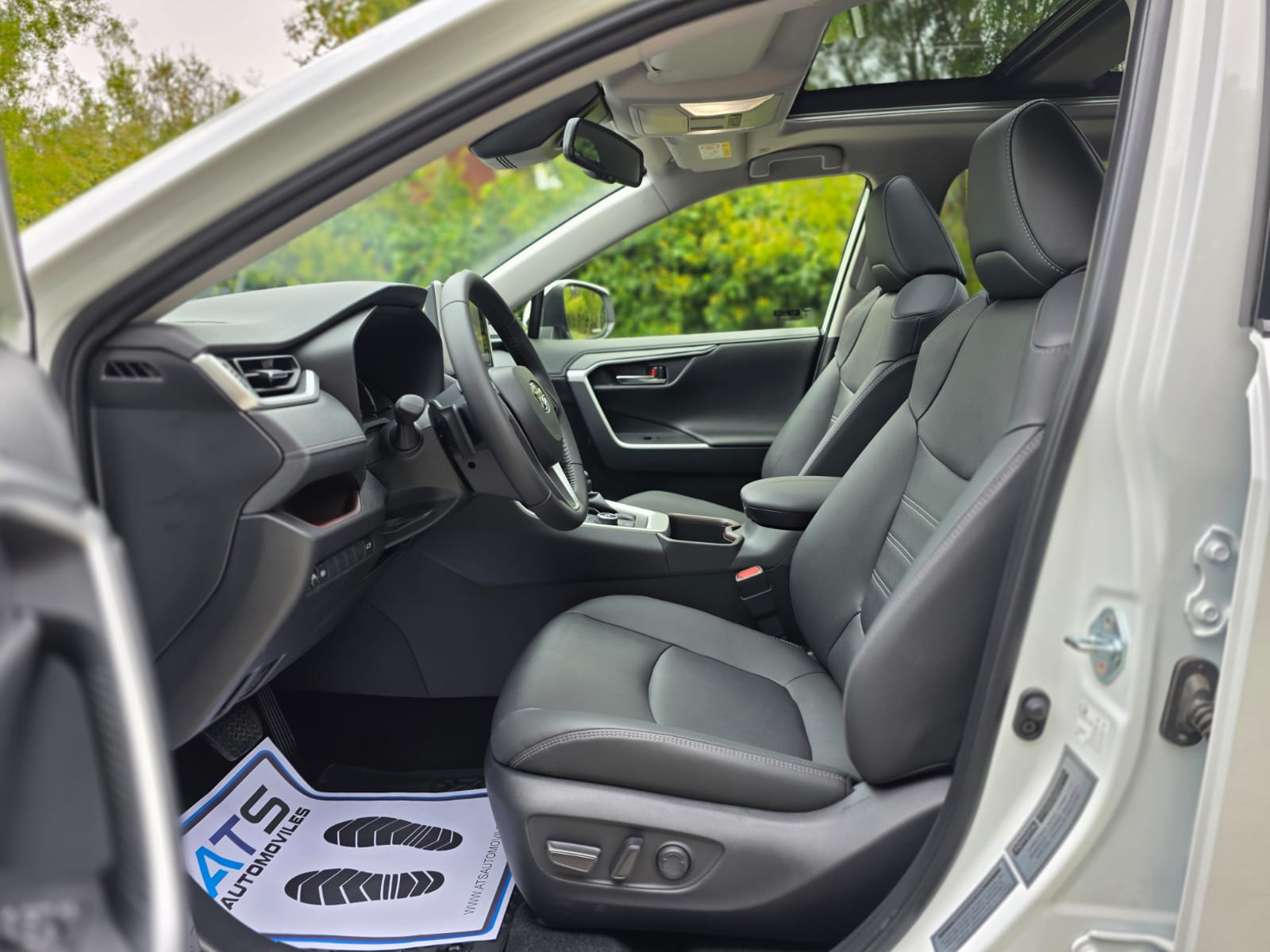 
								Toyota Rav4 LIMITED full									