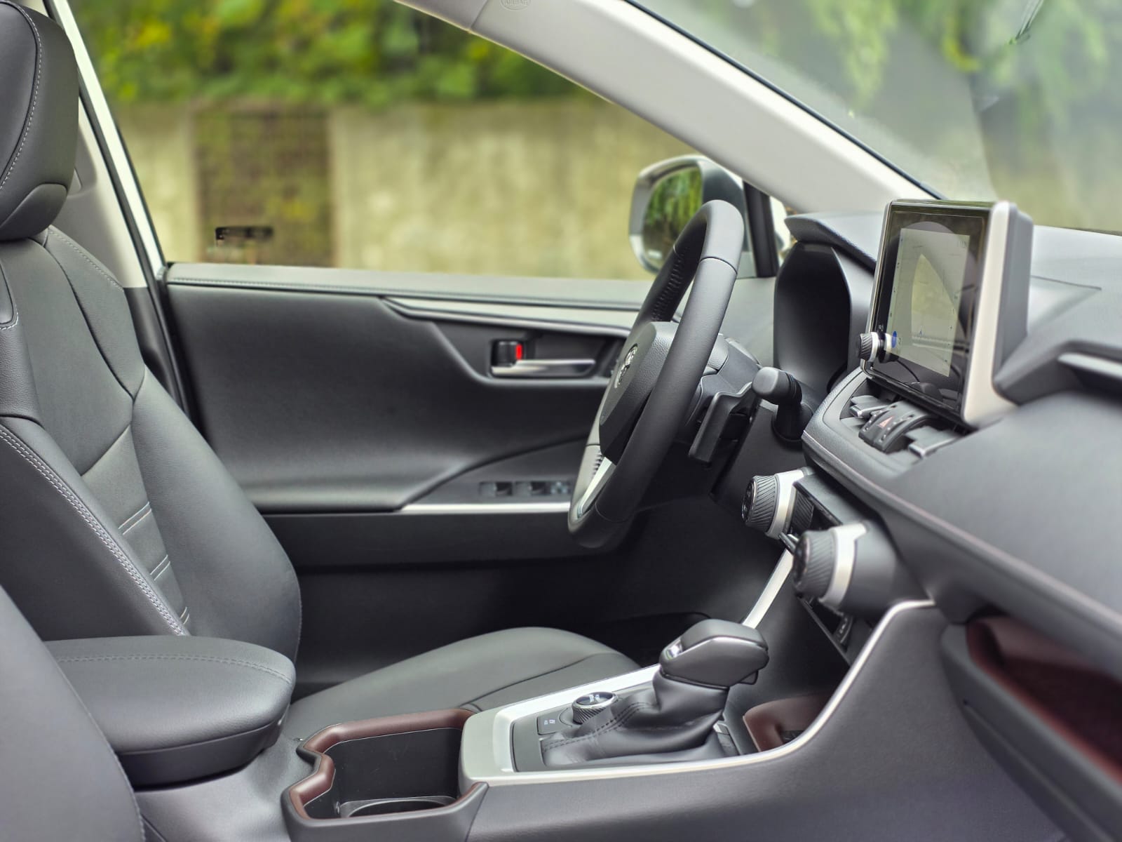 
								Toyota Rav4 LIMITED full									