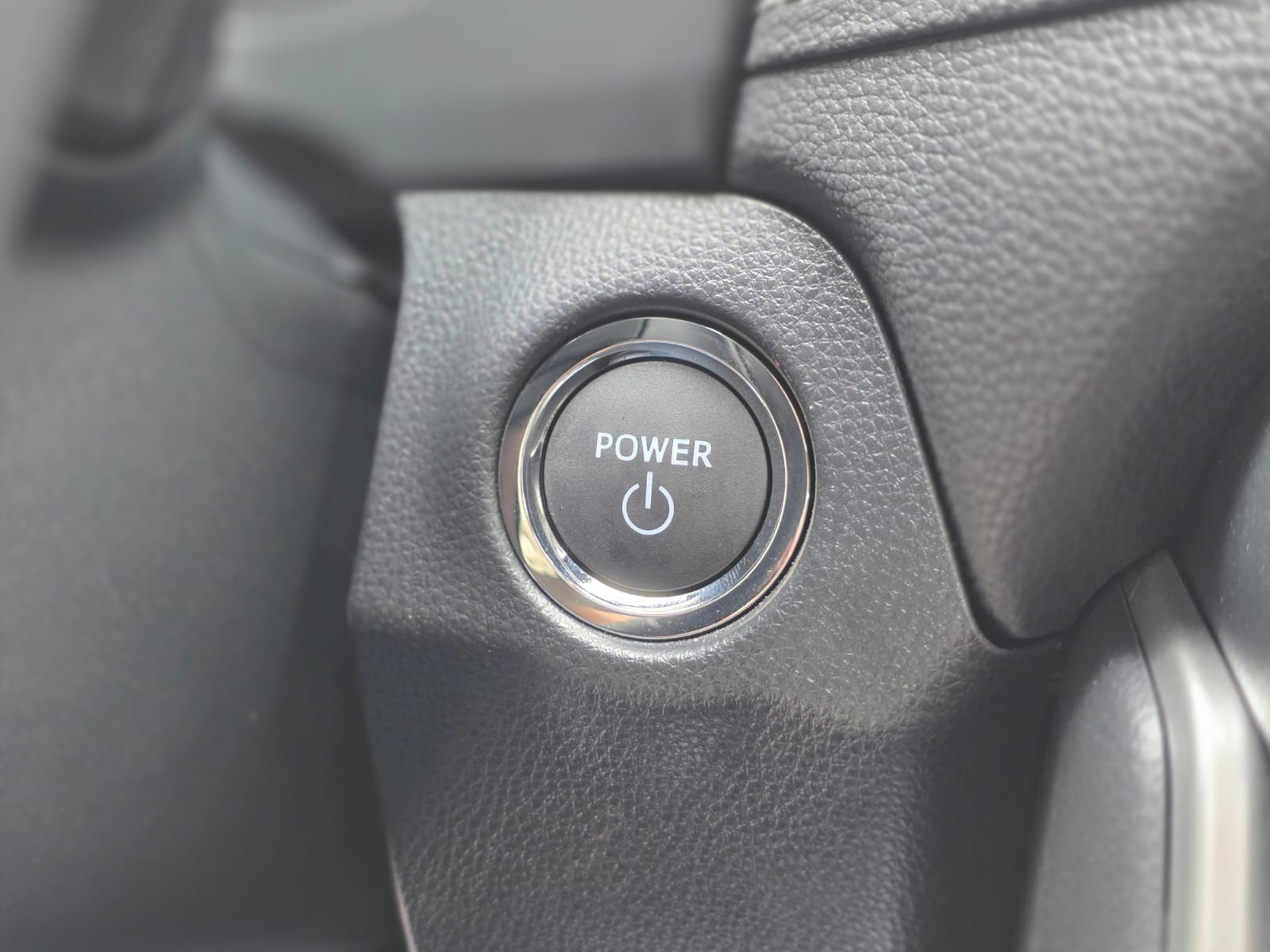 
								Toyota Rav4 LIMITED full									