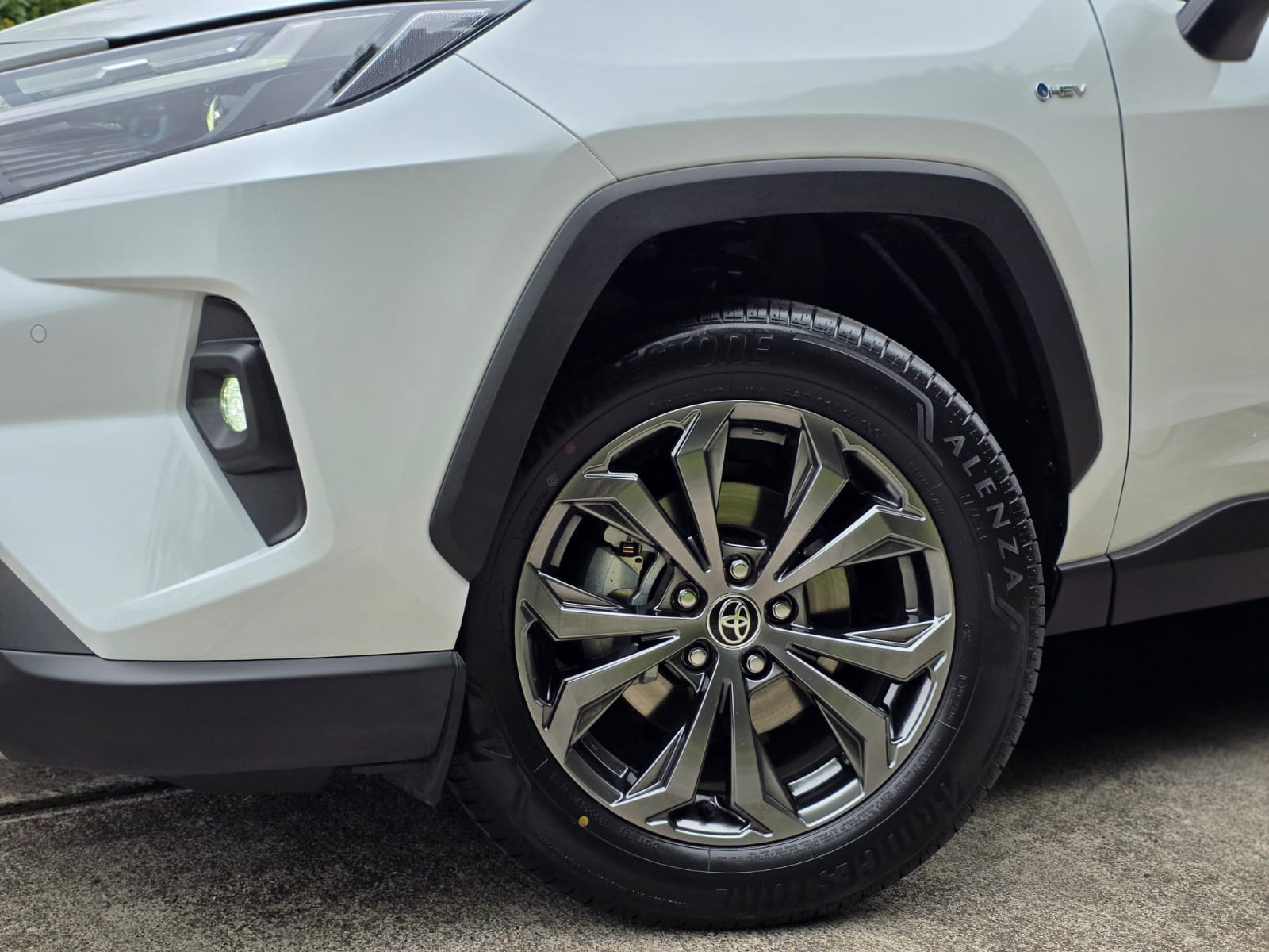 
								Toyota Rav4 LIMITED full									