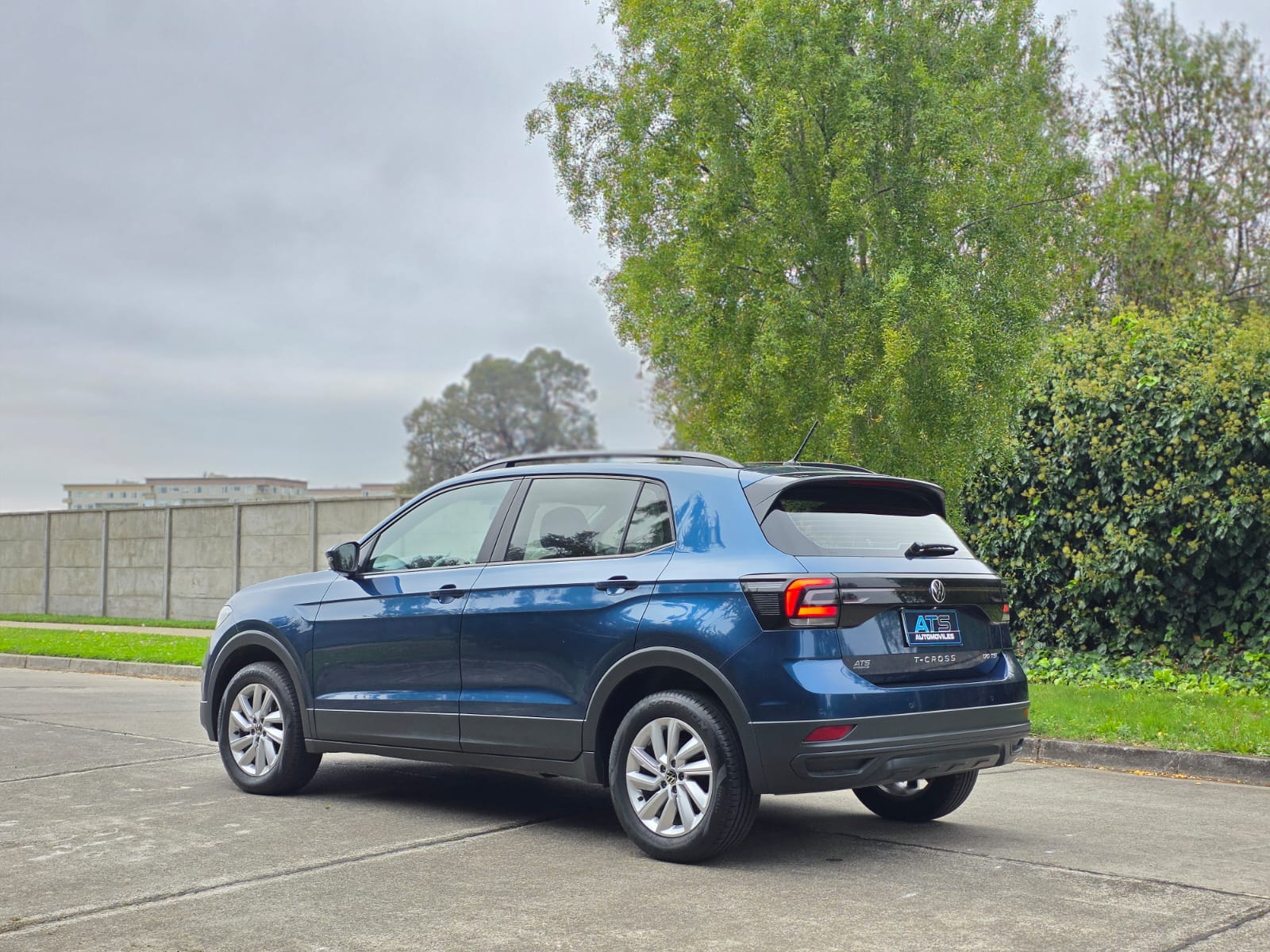 
								VOLSKWAGEN TCROSS 1.0 TSI TRENDLINE full									