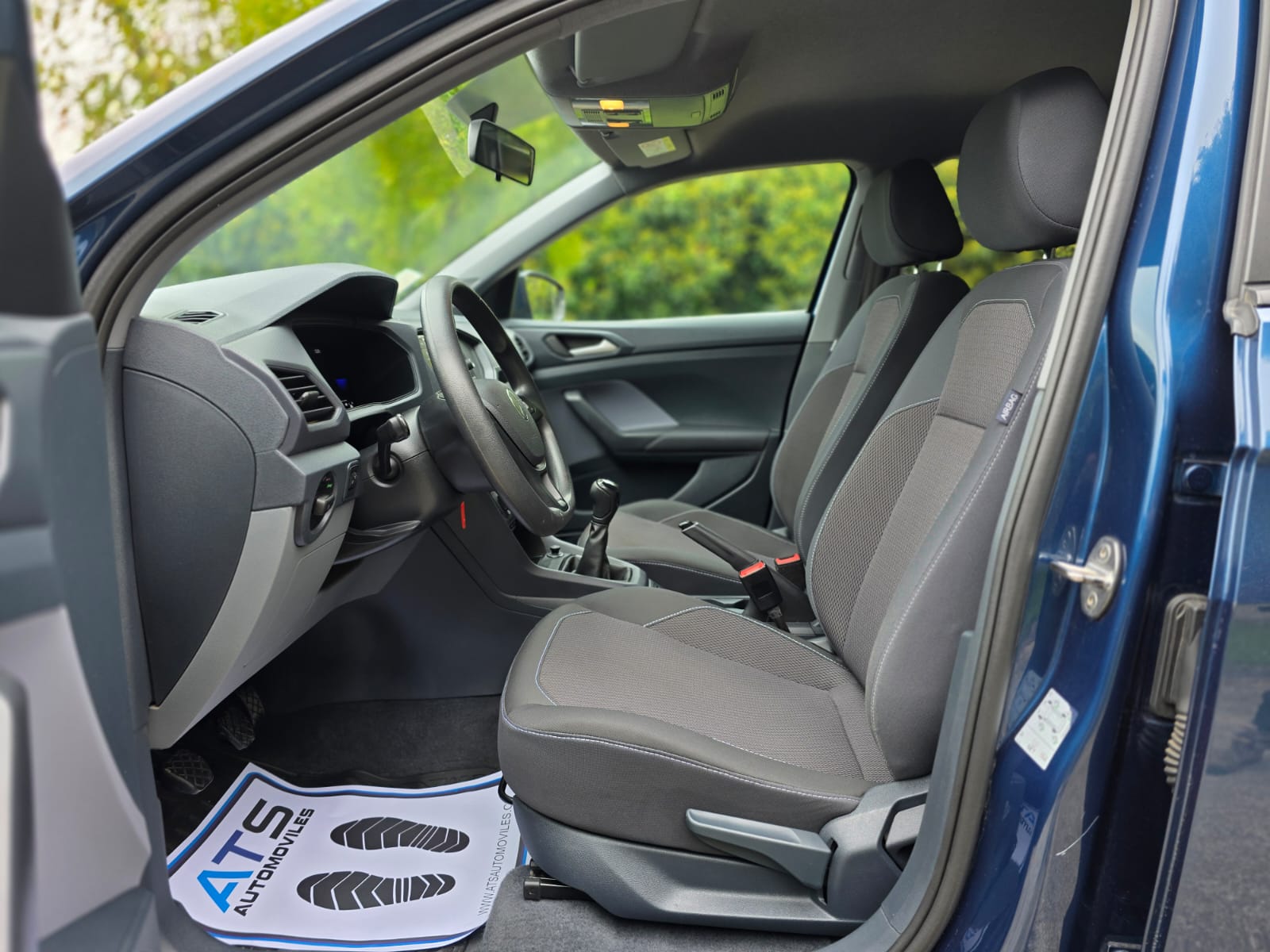 
								VOLSKWAGEN TCROSS 1.0 TSI TRENDLINE full									