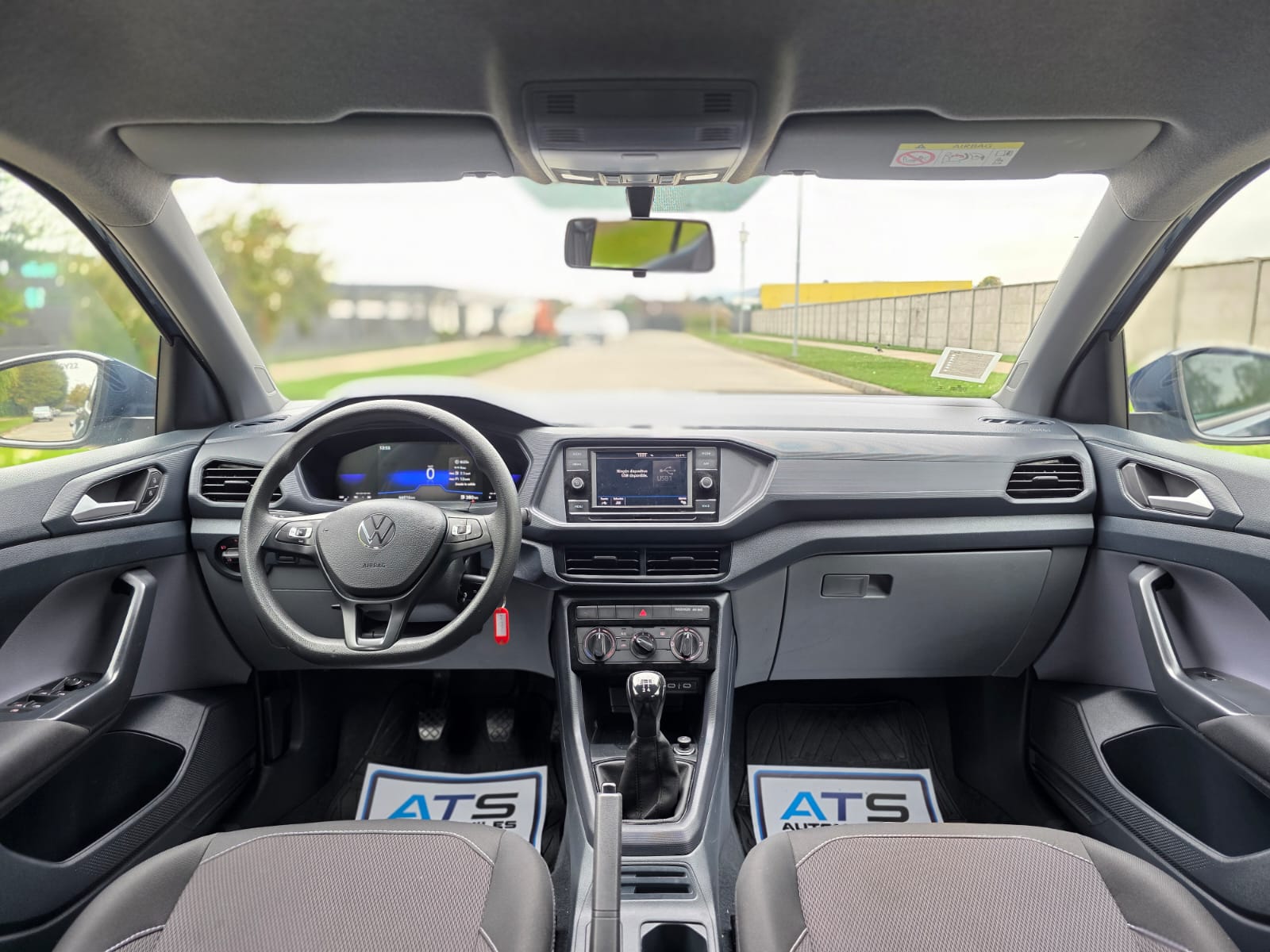 
								VOLSKWAGEN TCROSS 1.0 TSI TRENDLINE full									