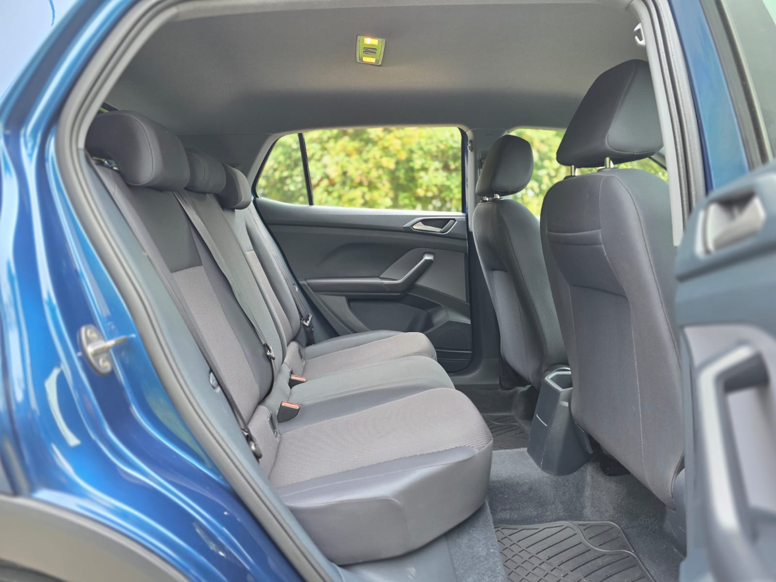 
								VOLSKWAGEN TCROSS 1.0 TSI TRENDLINE full									