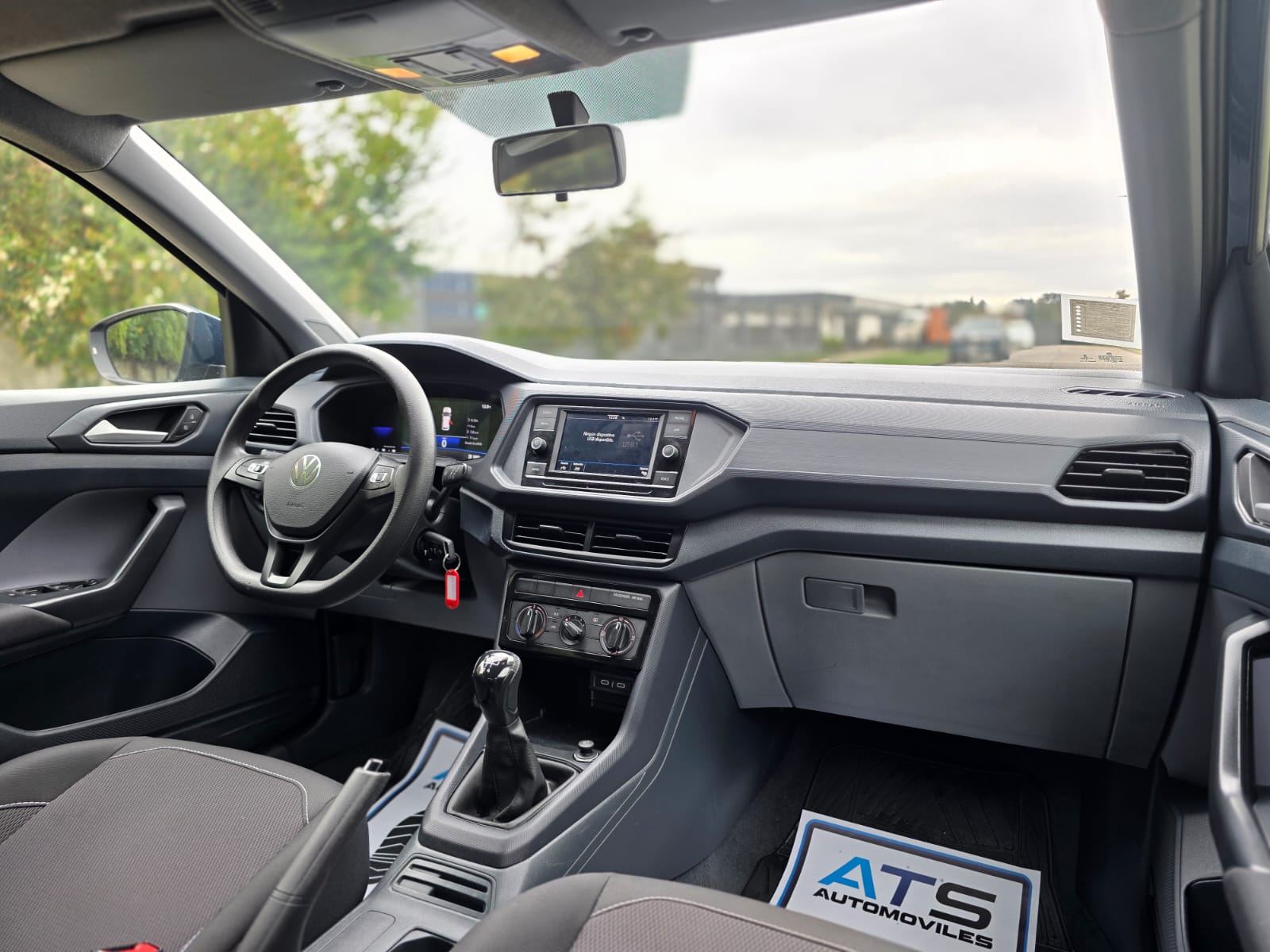 
								VOLSKWAGEN TCROSS 1.0 TSI TRENDLINE full									