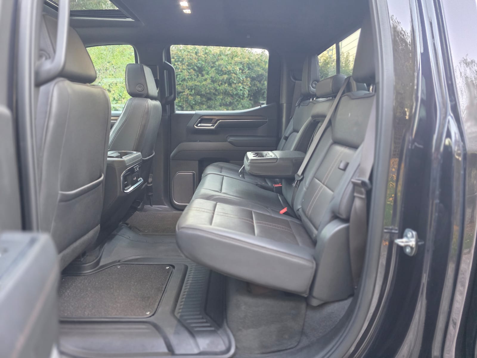
								Chevrolet Silverado HIGH COUNTRY full									