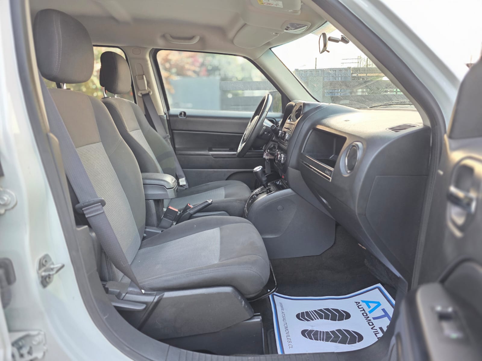 
								Jeep PATRIOT full									