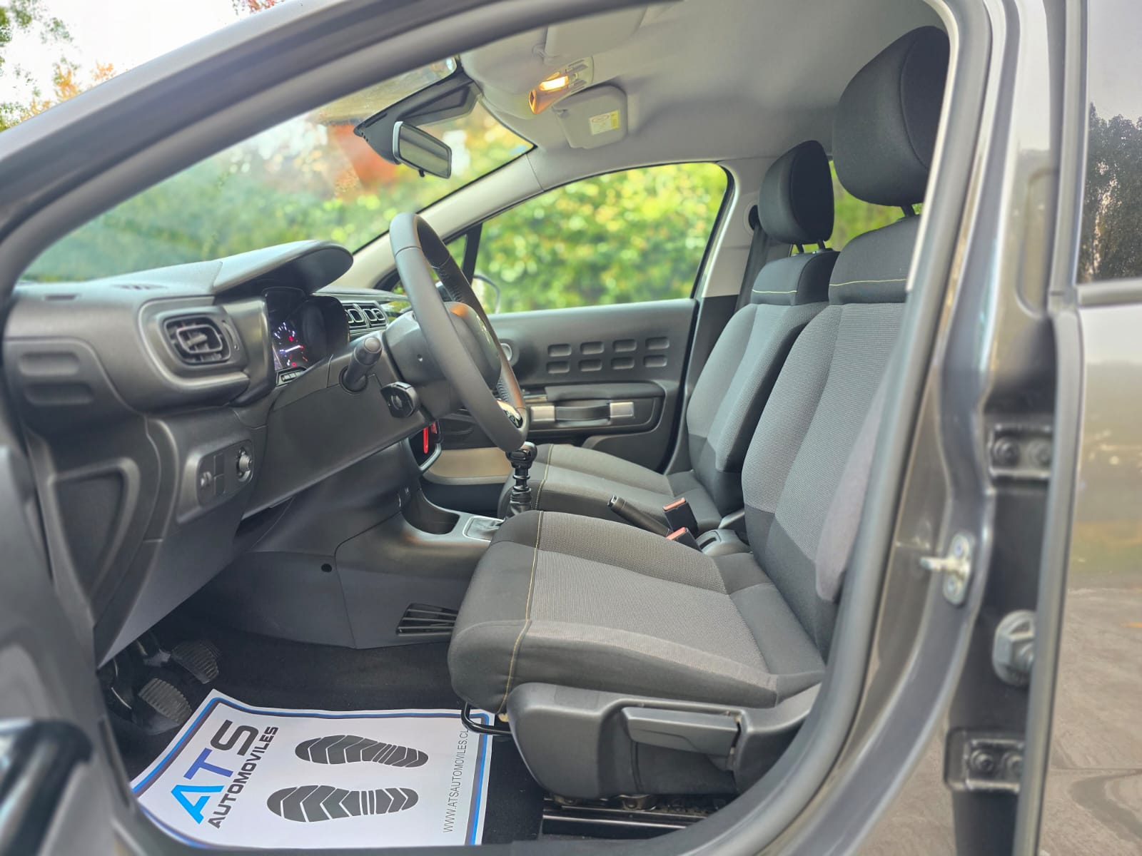
								Citroen C3 LIVE full									