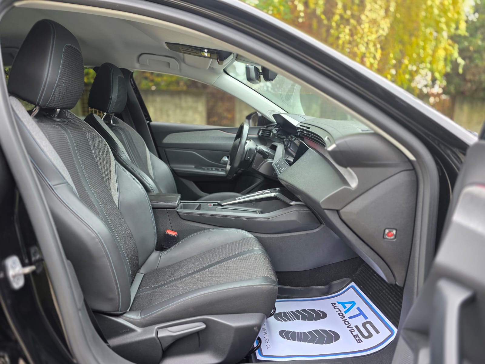 
								Peugeot 308 ALLURE full									