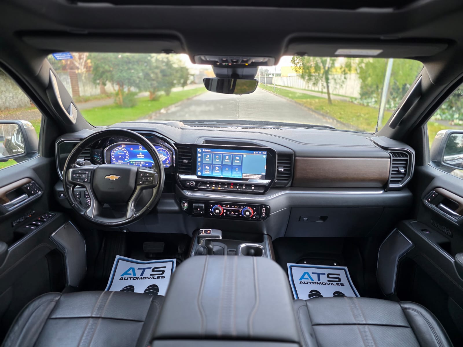 
								Chevrolet Silverado HIGH COUNTRY full									