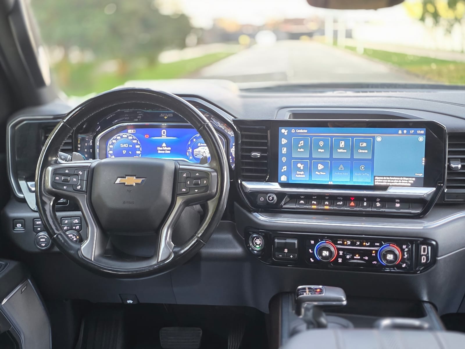 
								Chevrolet Silverado HIGH COUNTRY full									