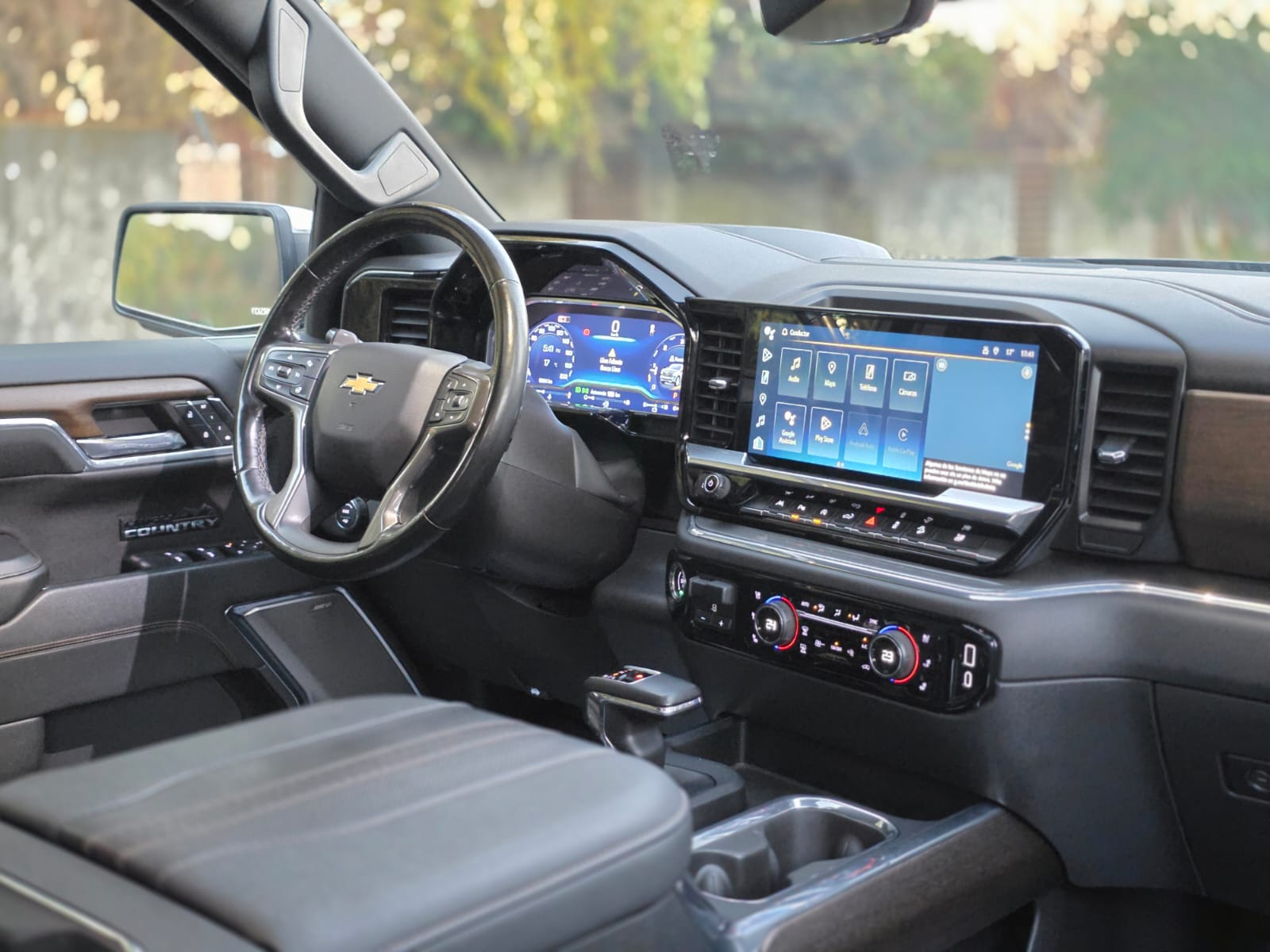 
								Chevrolet Silverado HIGH COUNTRY full									