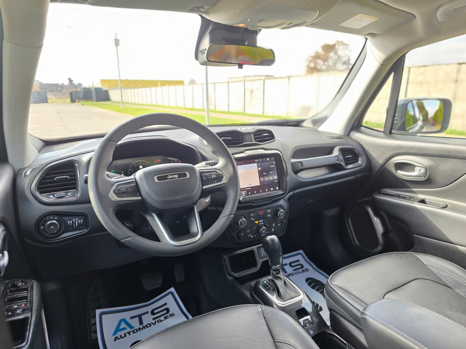 
								Jeep Renegade full									