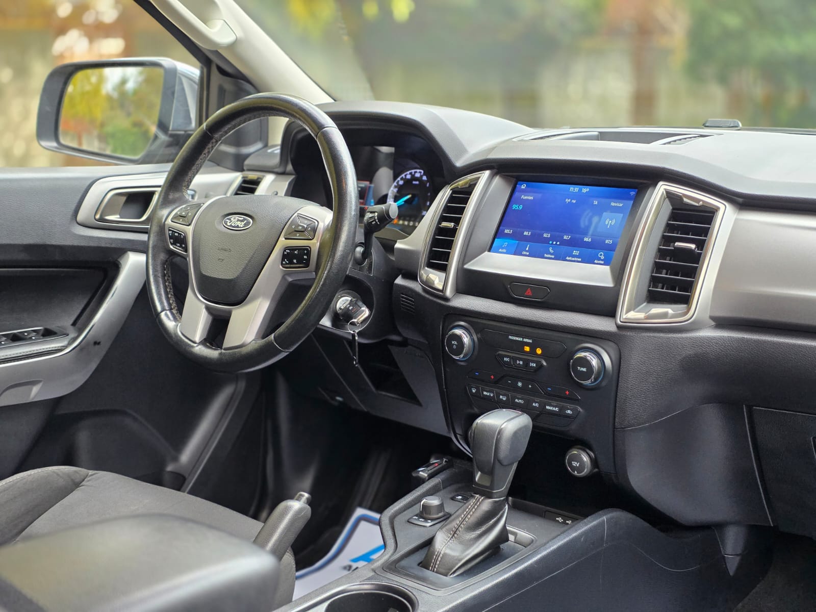 
								FORD RANGER XLT full									
