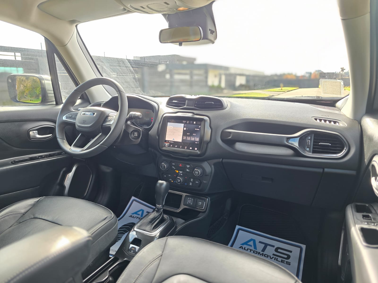 
								Jeep Renegade full									