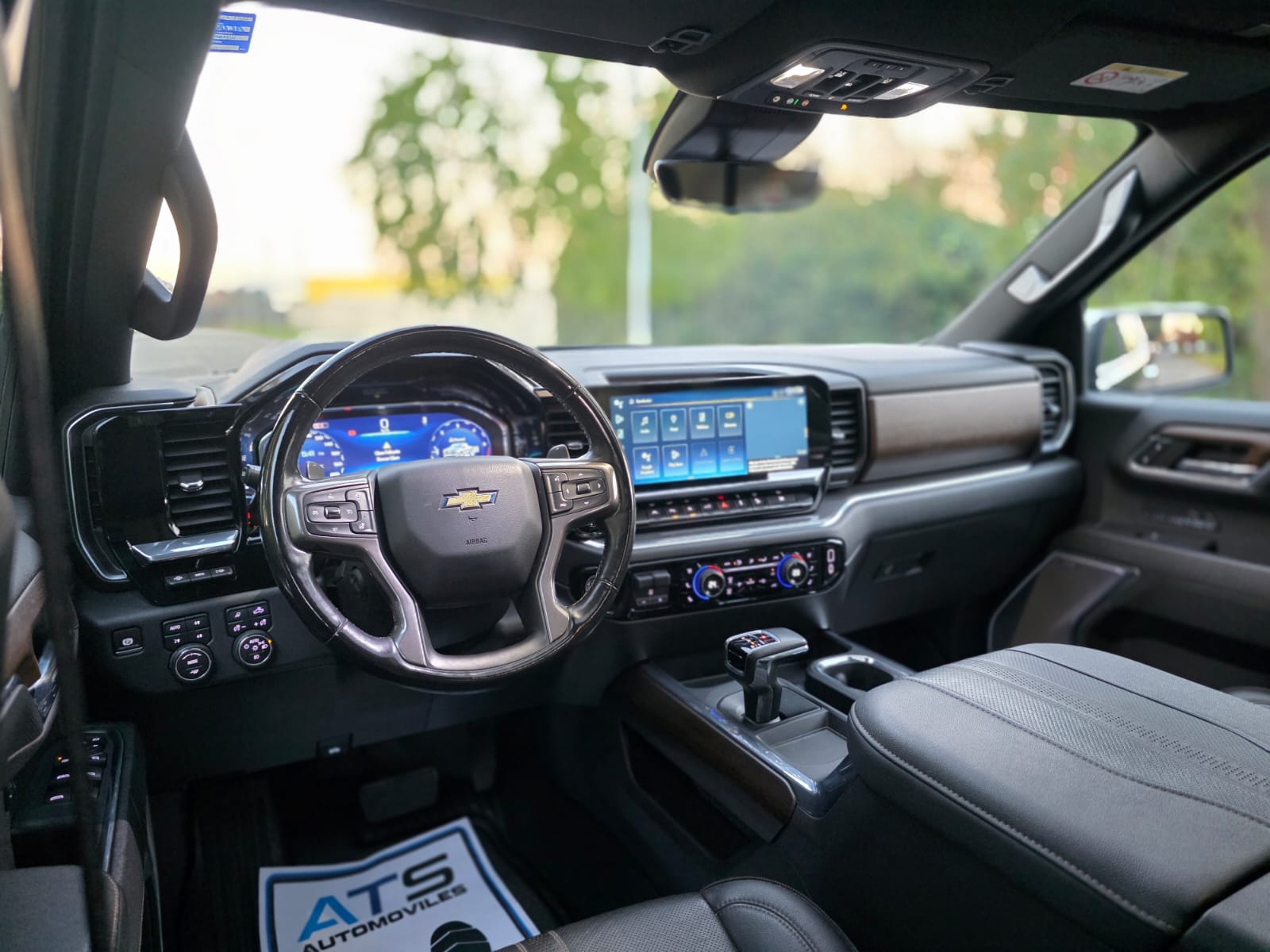 
								Chevrolet Silverado HIGH COUNTRY full									