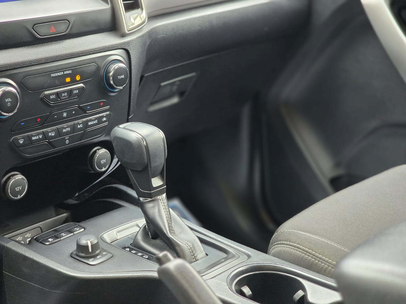 
								FORD RANGER XLT full									